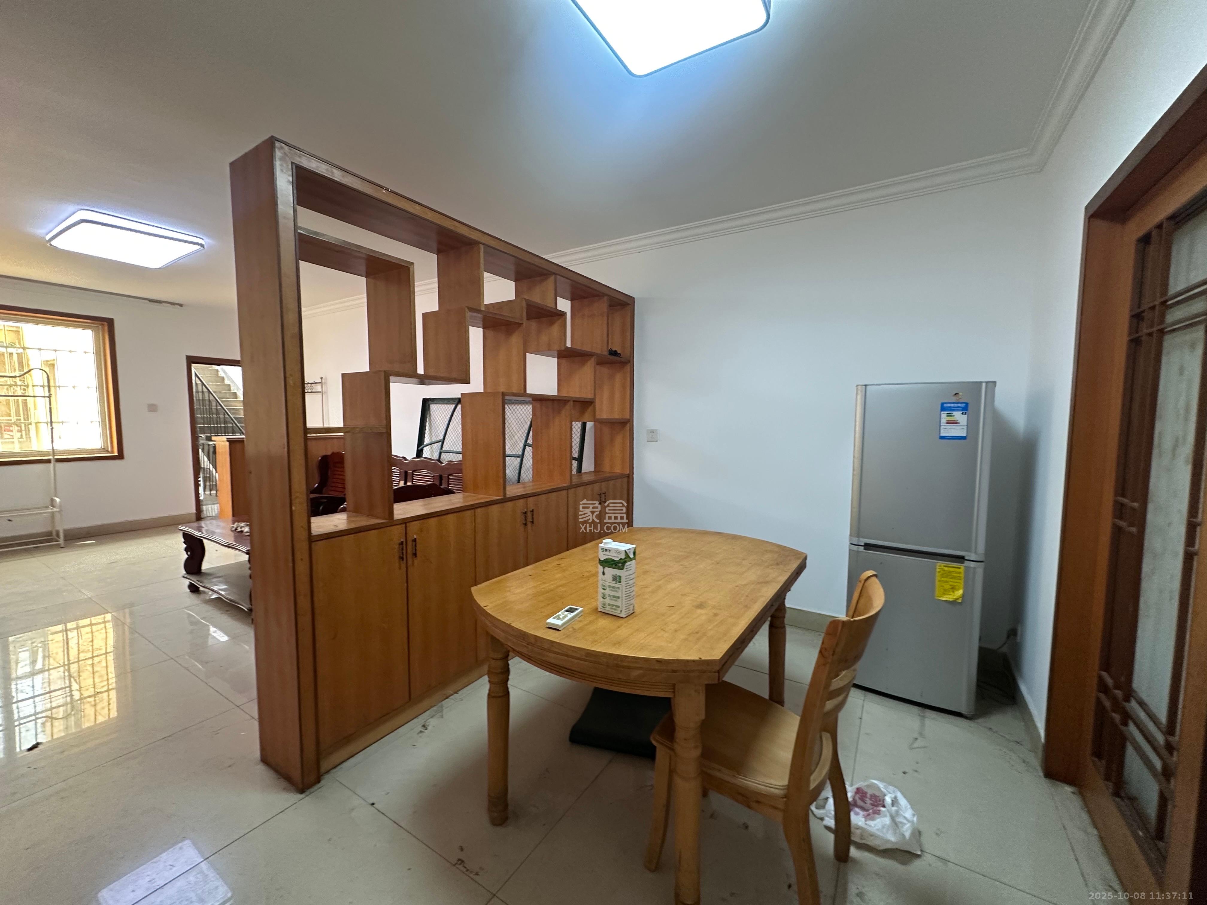 御景龙城 3室2厅2卫 1900.0元/月 御景龙城 3室2厅2卫 1900.0元/月室内图