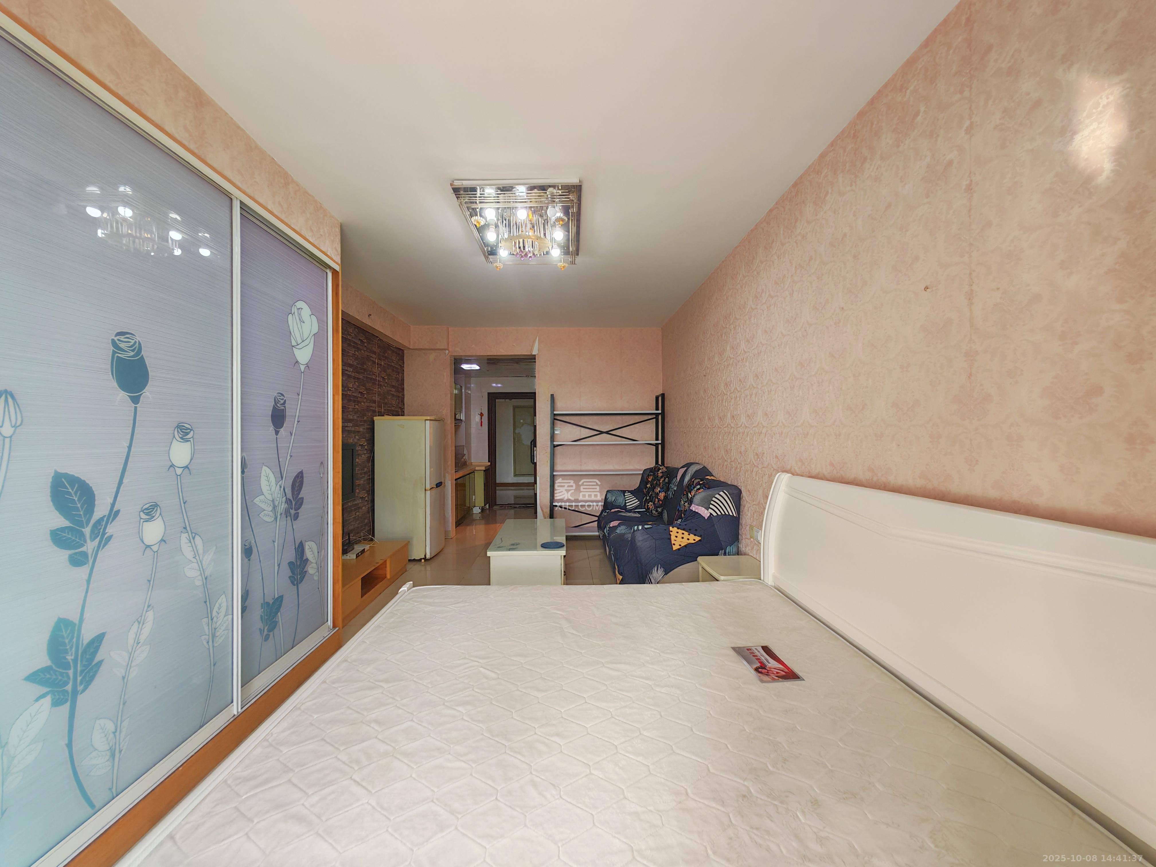 湘府东苑  1室1厅1卫    1200.0元/月 湘府东苑  1室1厅1卫    1200.0元/月室内图