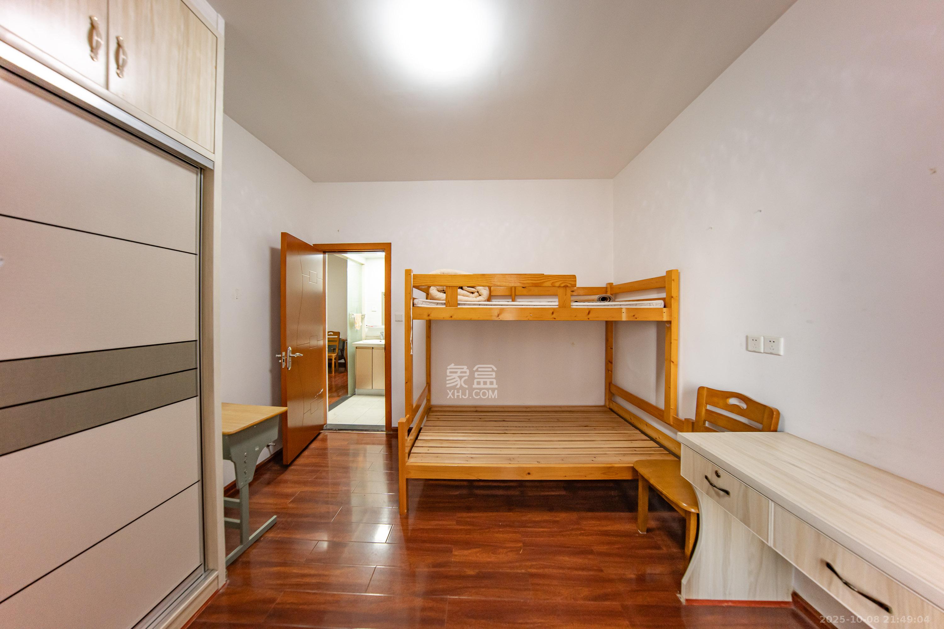 江山帝景雅典 4室2厅1卫 90.0万 江山帝景雅典 4室2厅1卫 90.0万卧室