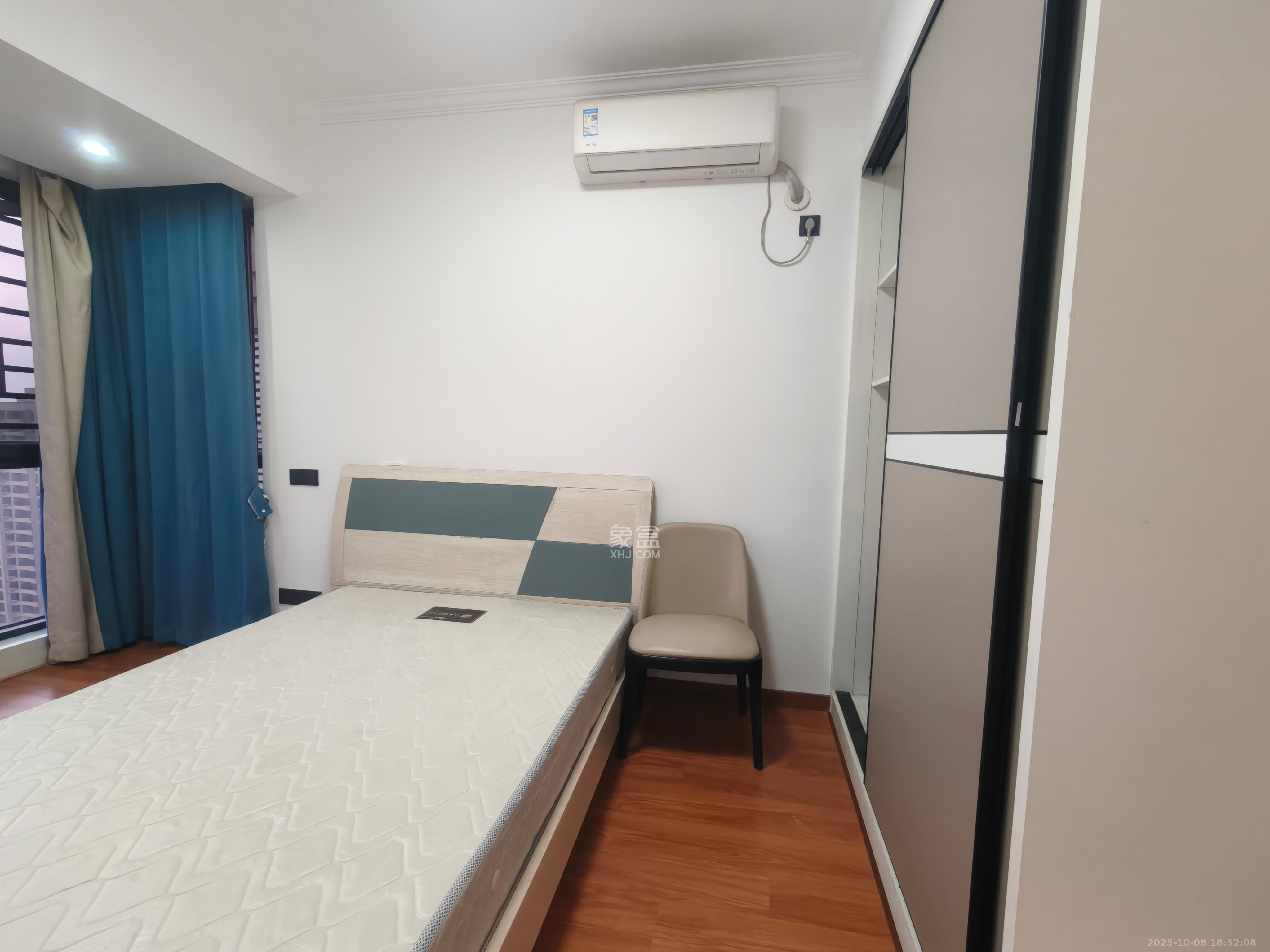 紫华郡 3室2厅1卫 2100.0元/月 紫华郡 3室2厅1卫 2100.0元/月室内图