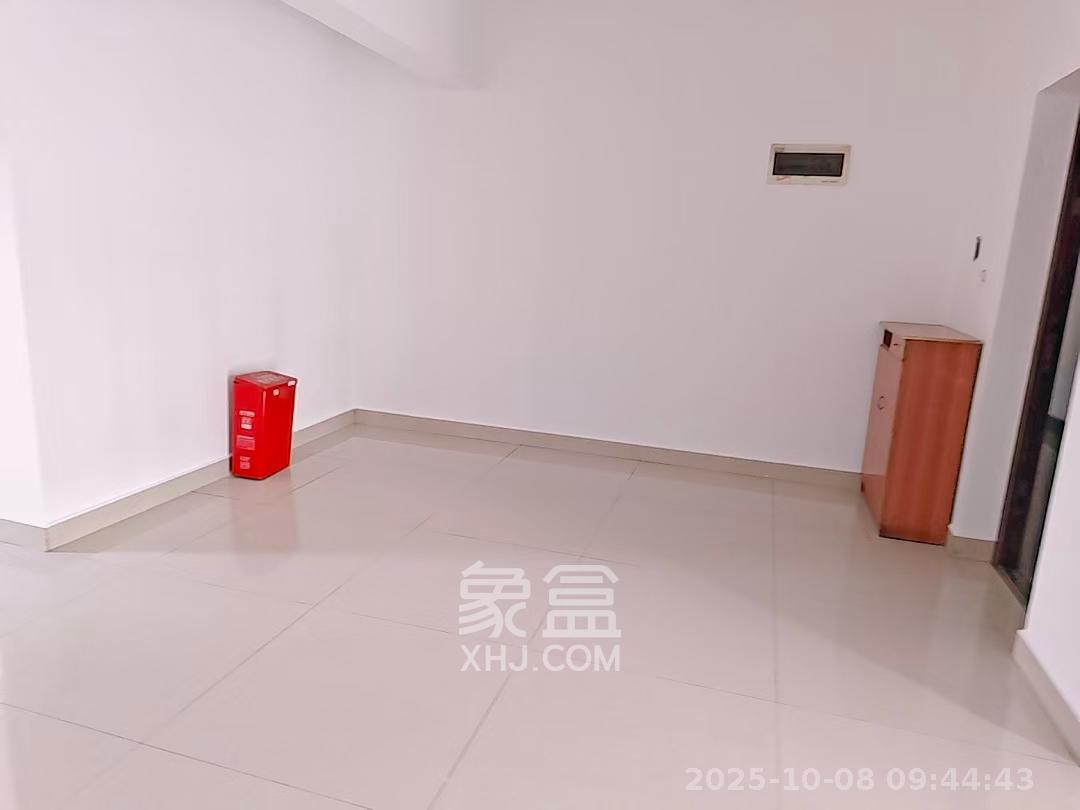 莲湖汽配城  3室2厅2卫    2500.0元/月室内图