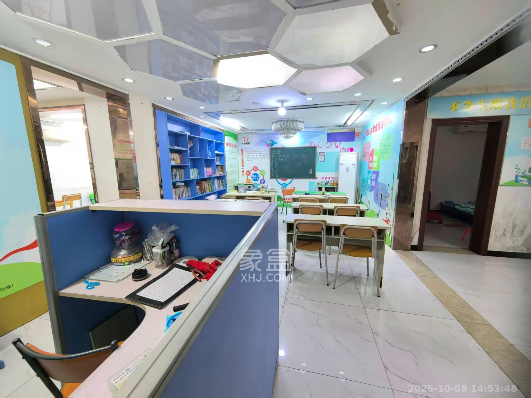 马王堆陶瓷建材新城 3室2厅2卫 2200.0元/月 马王堆陶瓷建材新城 3室2厅2卫 2200.0元/月室内图