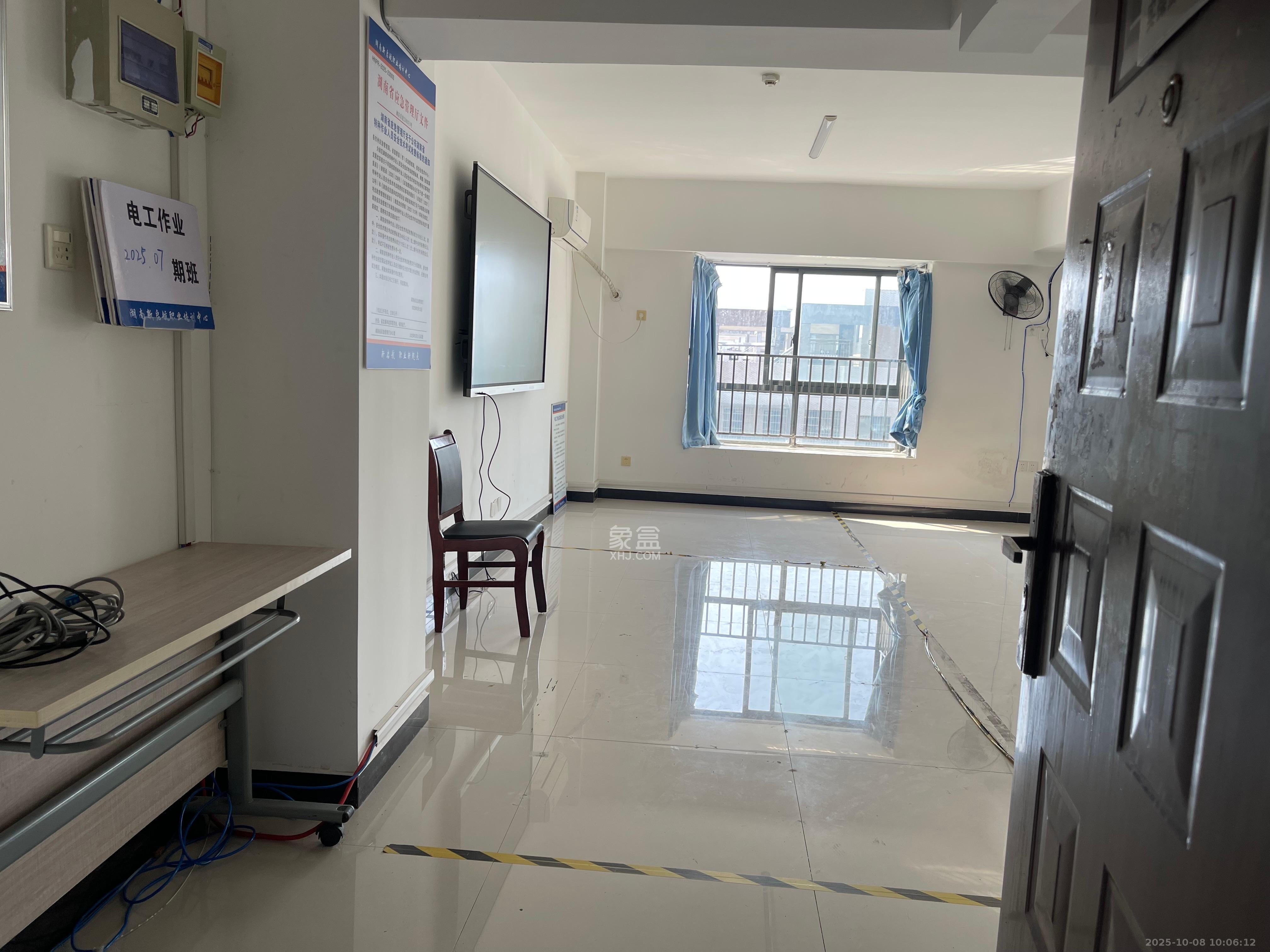 世纪桃花苑 1室1厅1卫 1200.0元/月 世纪桃花苑 1室1厅1卫 1200.0元/月室内图