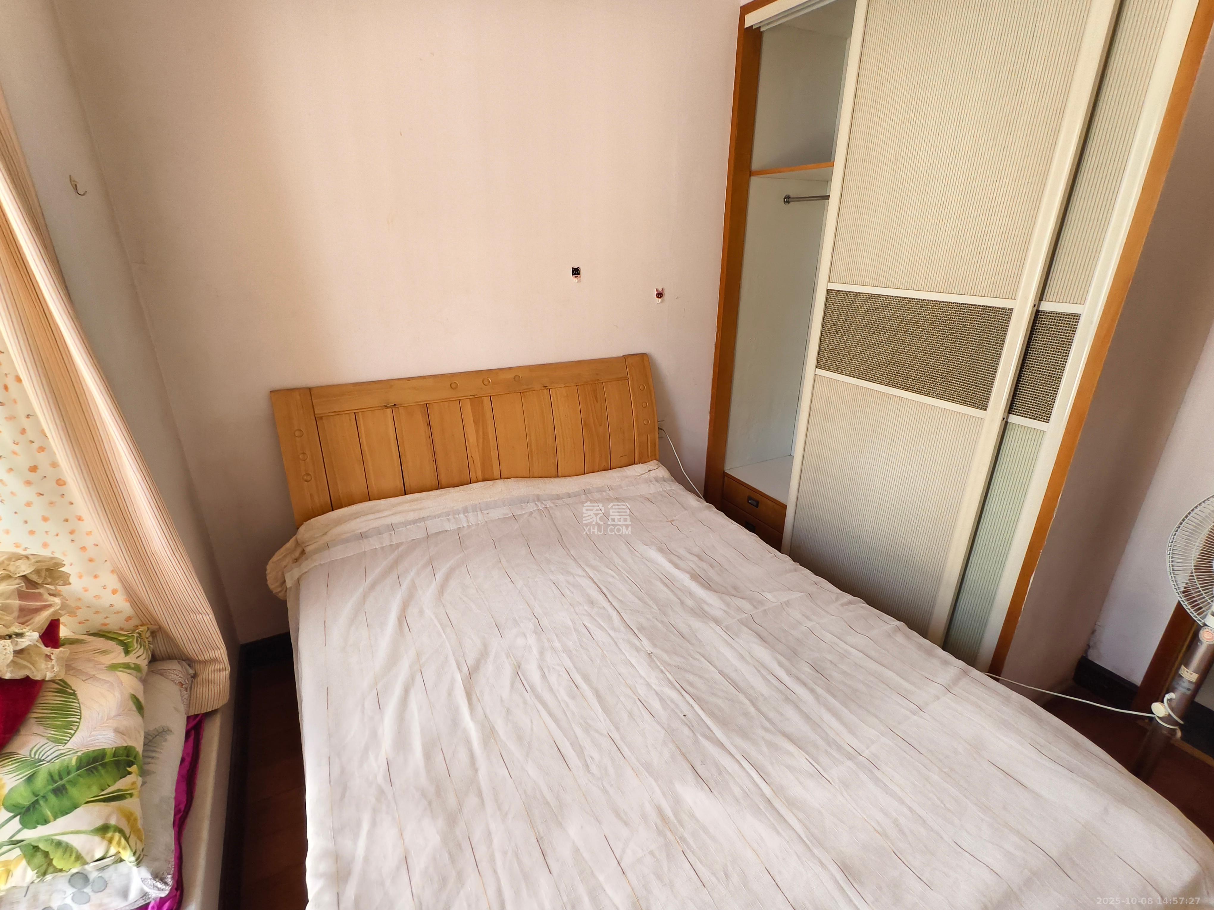 星语林名园 4室2厅2卫 2400.0元/月 星语林名园 4室2厅2卫 2400.0元/月室内图