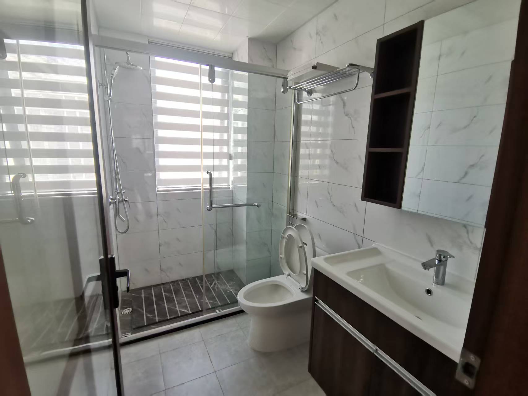 蓝宝凤鸣兰曦  3室2厅2卫    2800.0元/月室内图