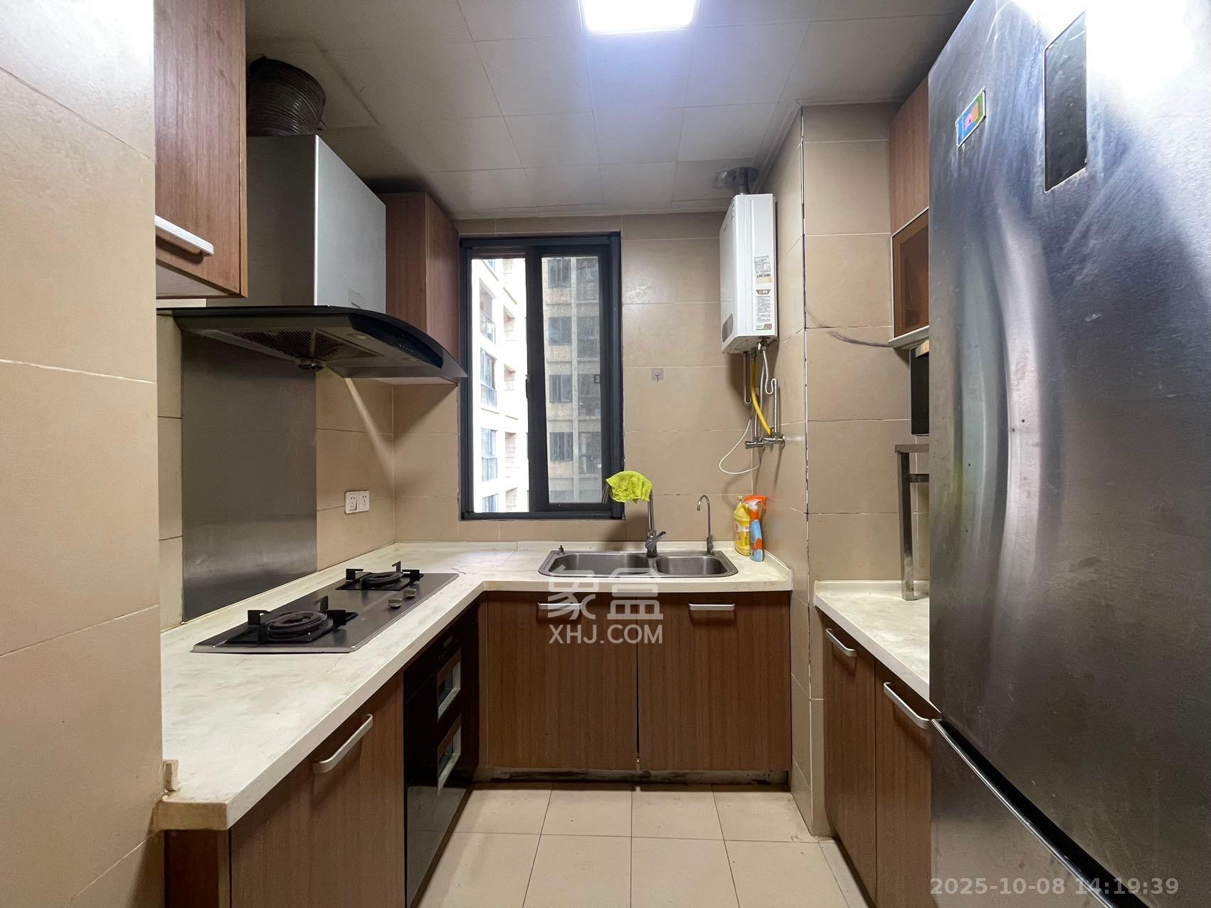 藏珑湖上国际花园 1室2厅2卫 3000.0元/月 藏珑湖上国际花园 1室2厅2卫 3000.0元/月室内图