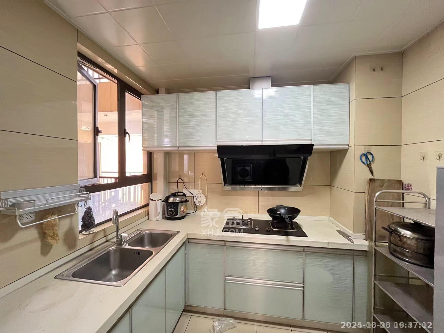 佳兆业金域天下二期 3室2厅2卫 2200.0元/月 佳兆业金域天下二期 3室2厅2卫 2200.0元/月室内图