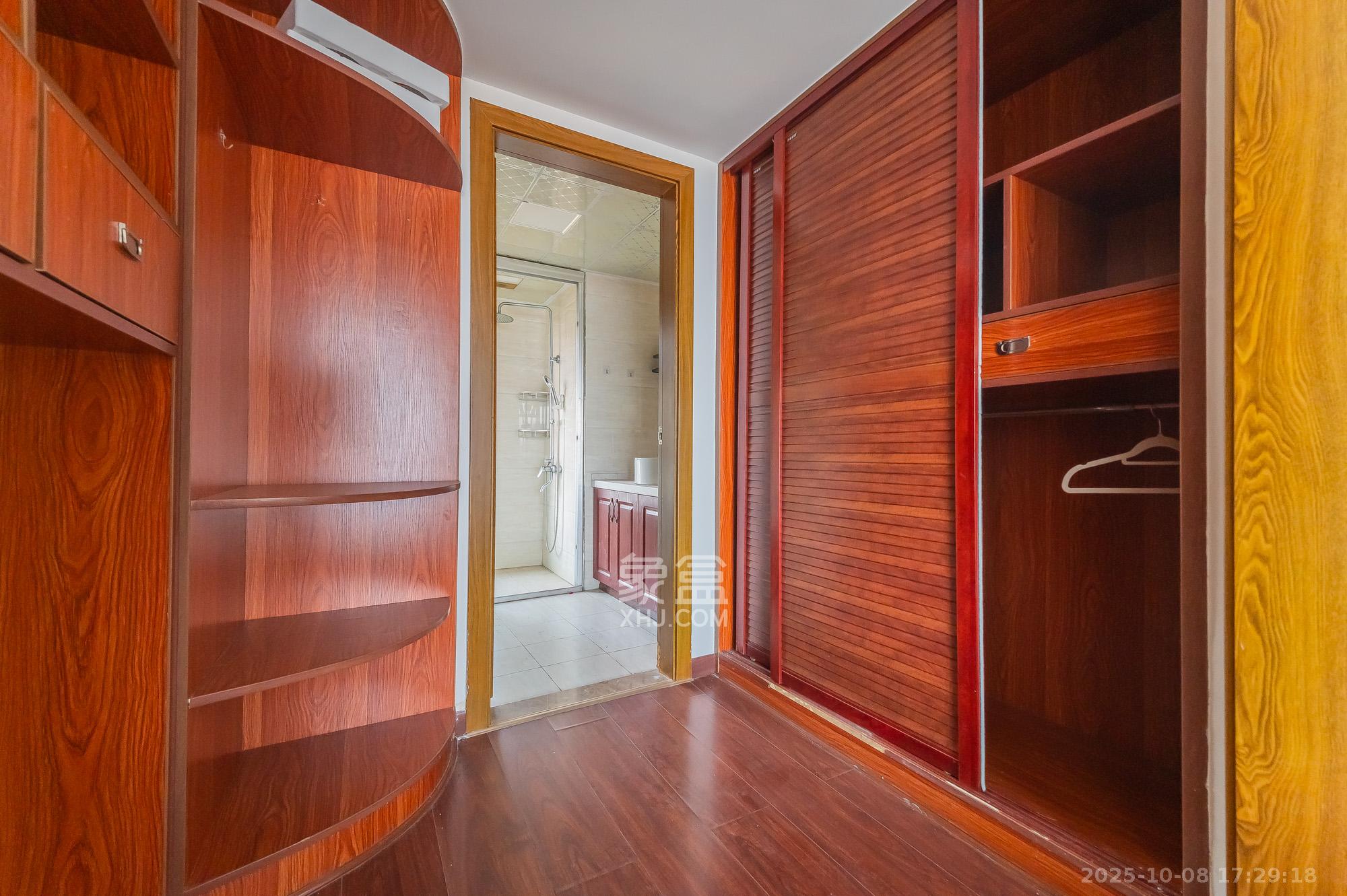 方略城市广场 3室2厅2卫 88.8万 方略城市广场 3室2厅2卫 88.8万卧室