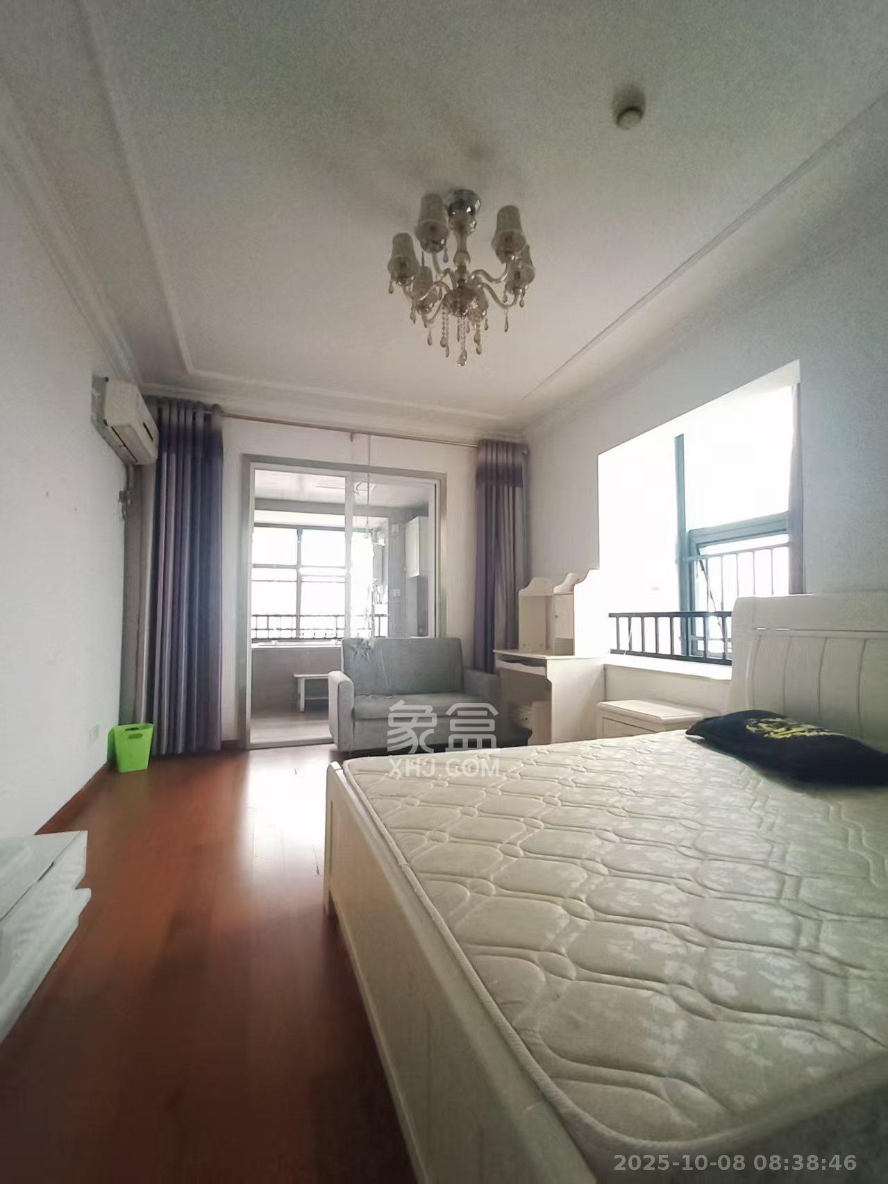 蓝湾国际广场  1室1厅1卫    1700.0元/月 蓝湾国际广场  1室1厅1卫    1700.0元/月室内图