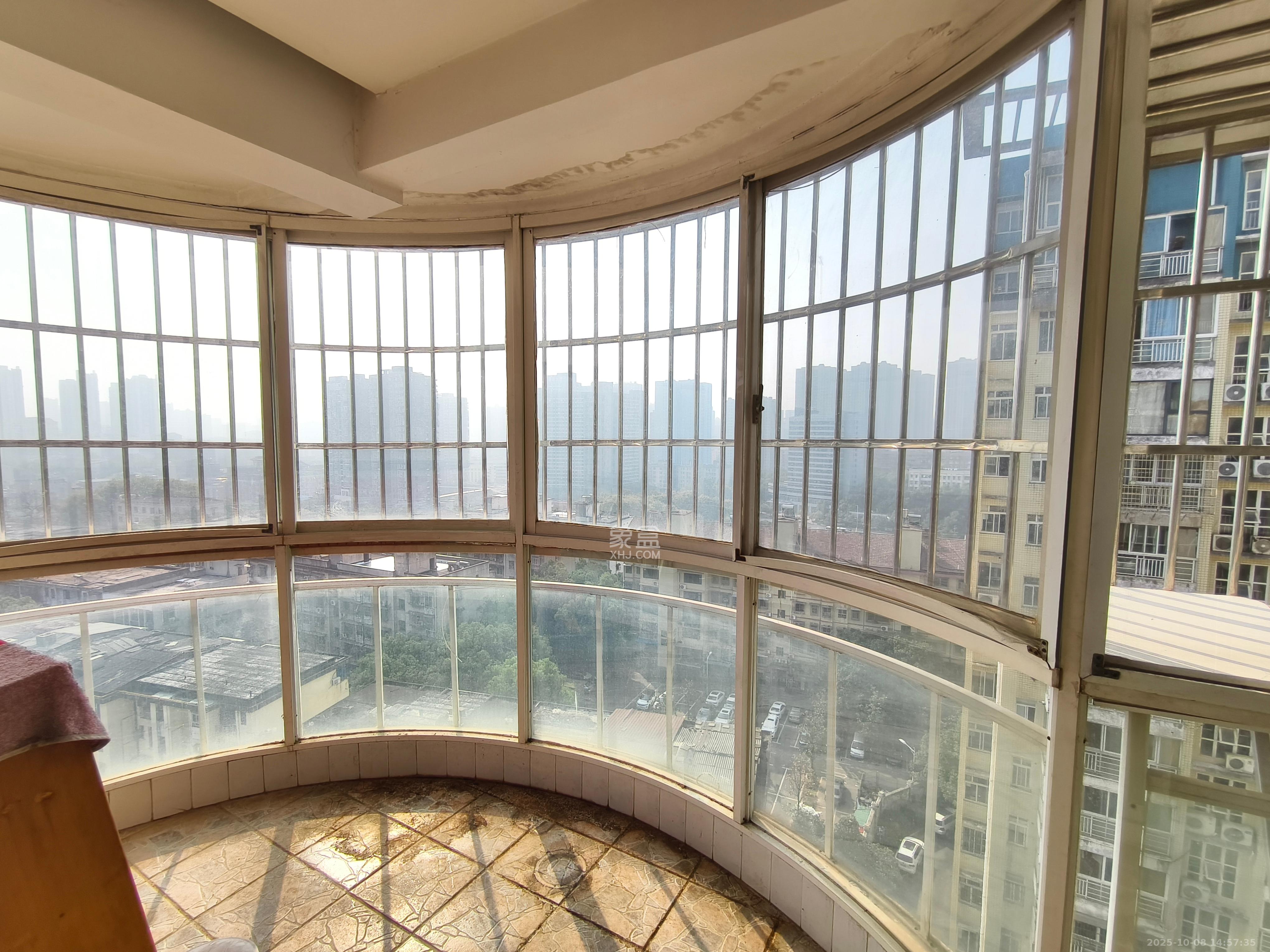 星语林名园  4室2厅2卫    2400.0元/月室内图