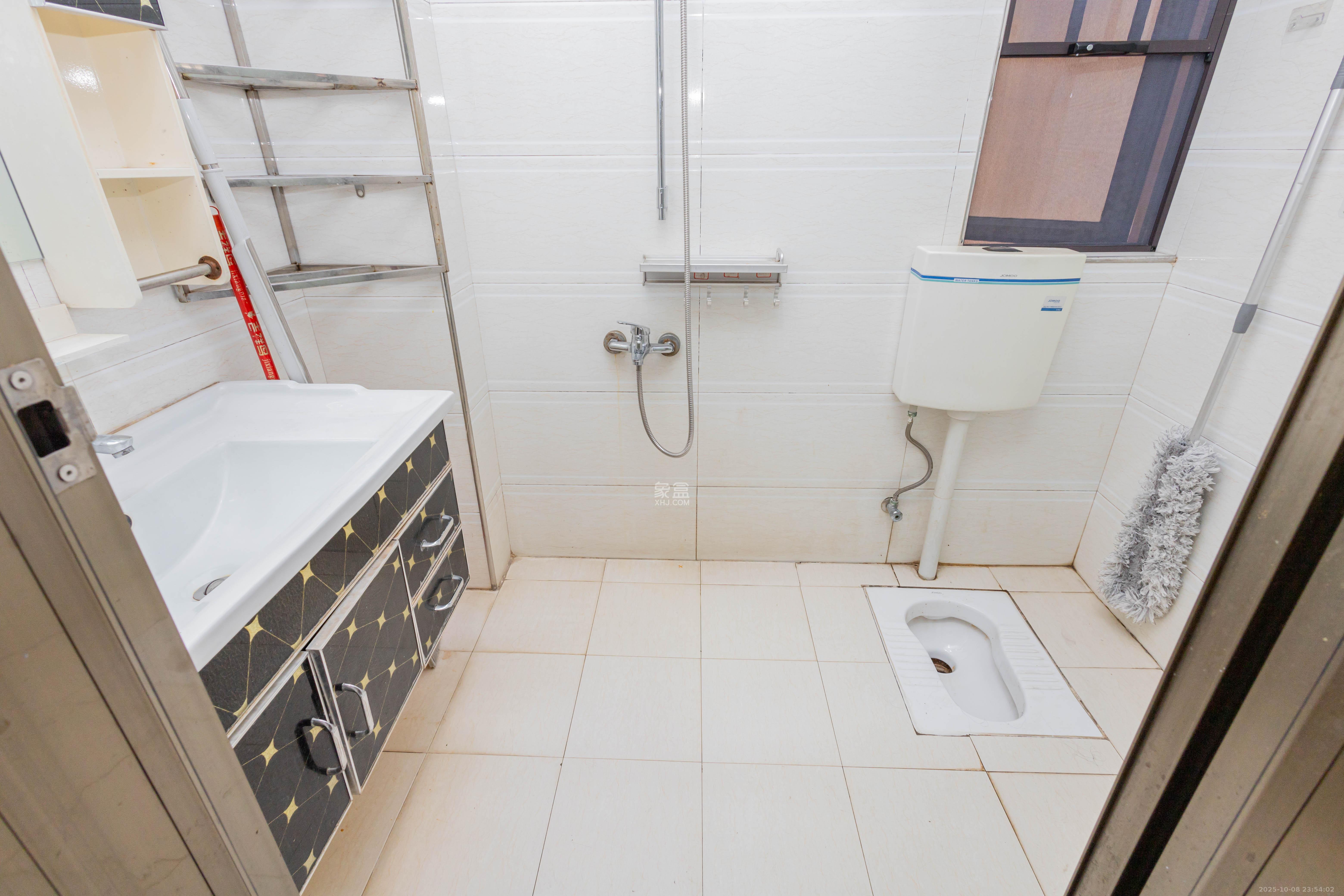 旭辉华庭 3室2厅2卫 69.8万 旭辉华庭 3室2厅2卫 69.8万卫生间