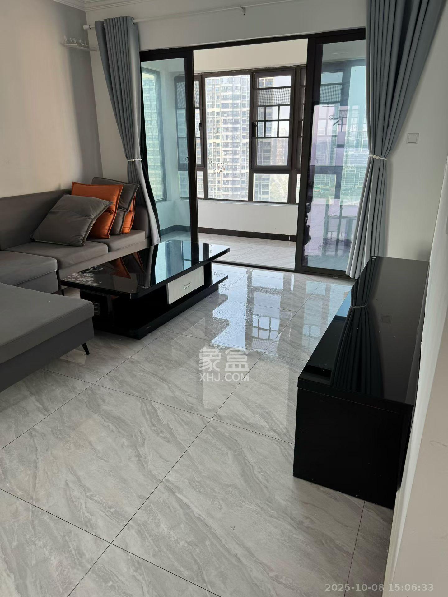 润和山水郡 4室2厅2卫 2200.0元/月 润和山水郡 4室2厅2卫 2200.0元/月室内图