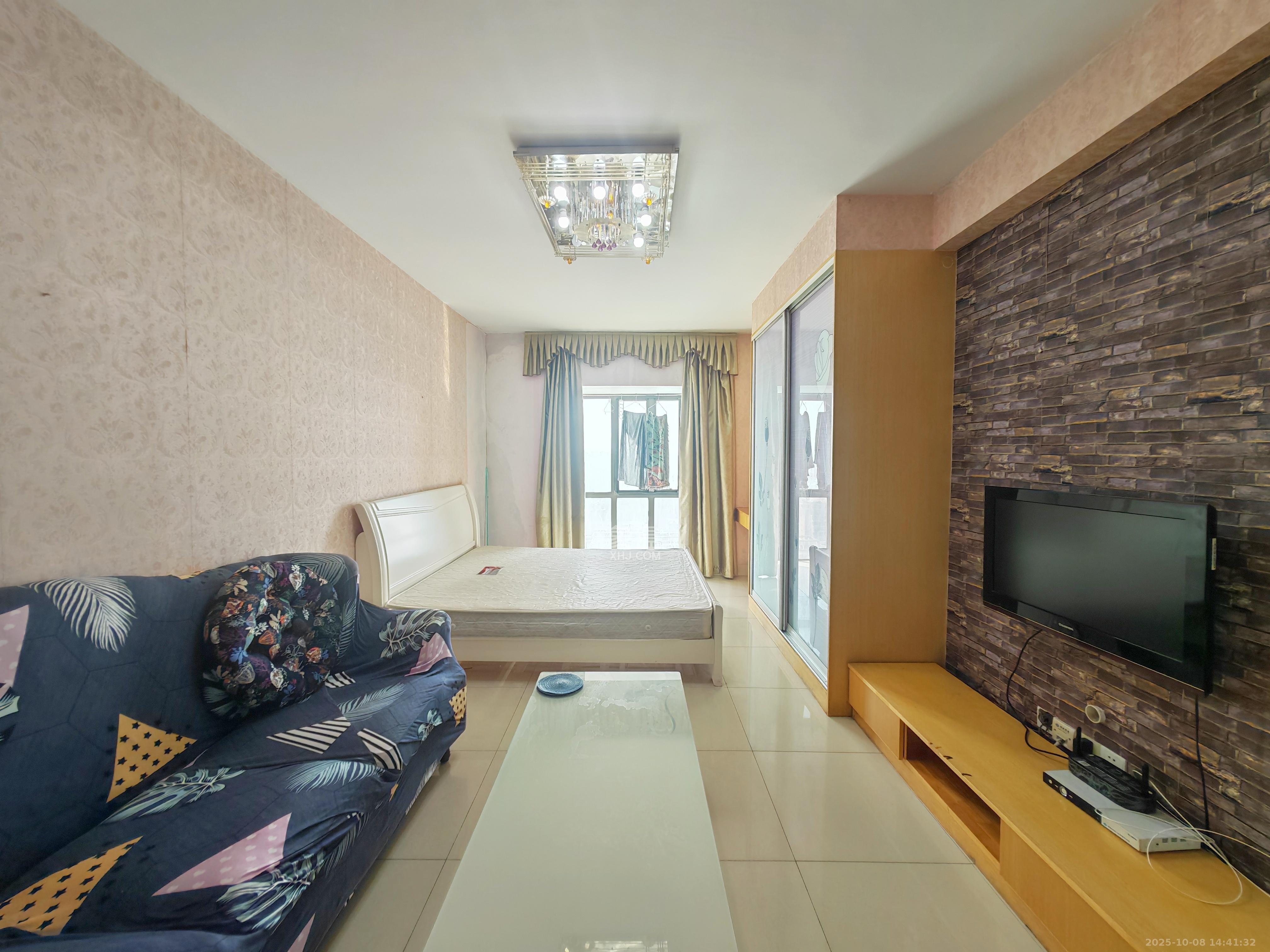 湘府东苑  1室1厅1卫    1200.0元/月 湘府东苑  1室1厅1卫    1200.0元/月室内图