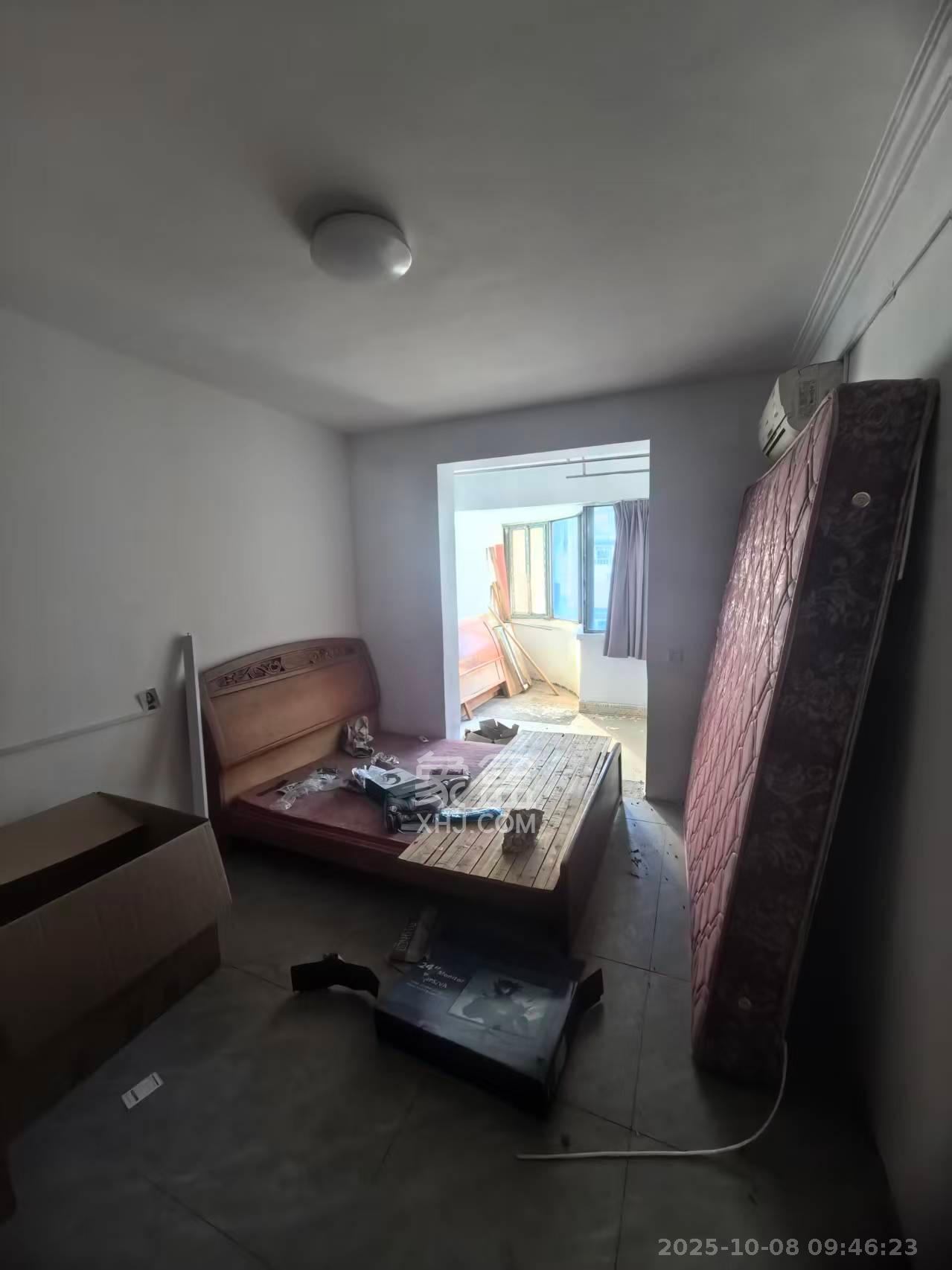 南苑花园 4室2厅2卫 1950.0元/月 南苑花园 4室2厅2卫 1950.0元/月室内图