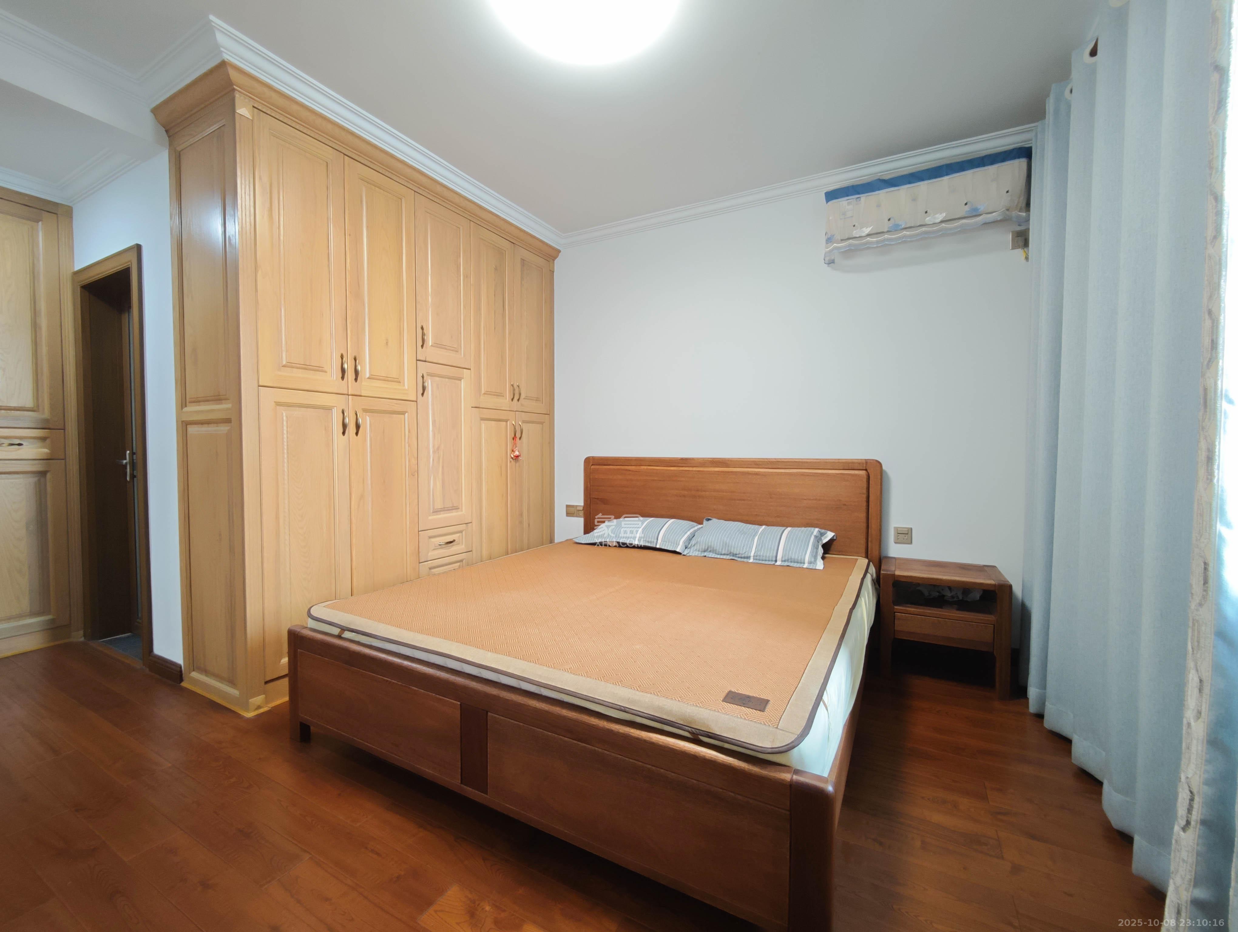 宏聚地中海  9室2厅5卫    310.0万 宏聚地中海  9室2厅5卫    310.0万卧室