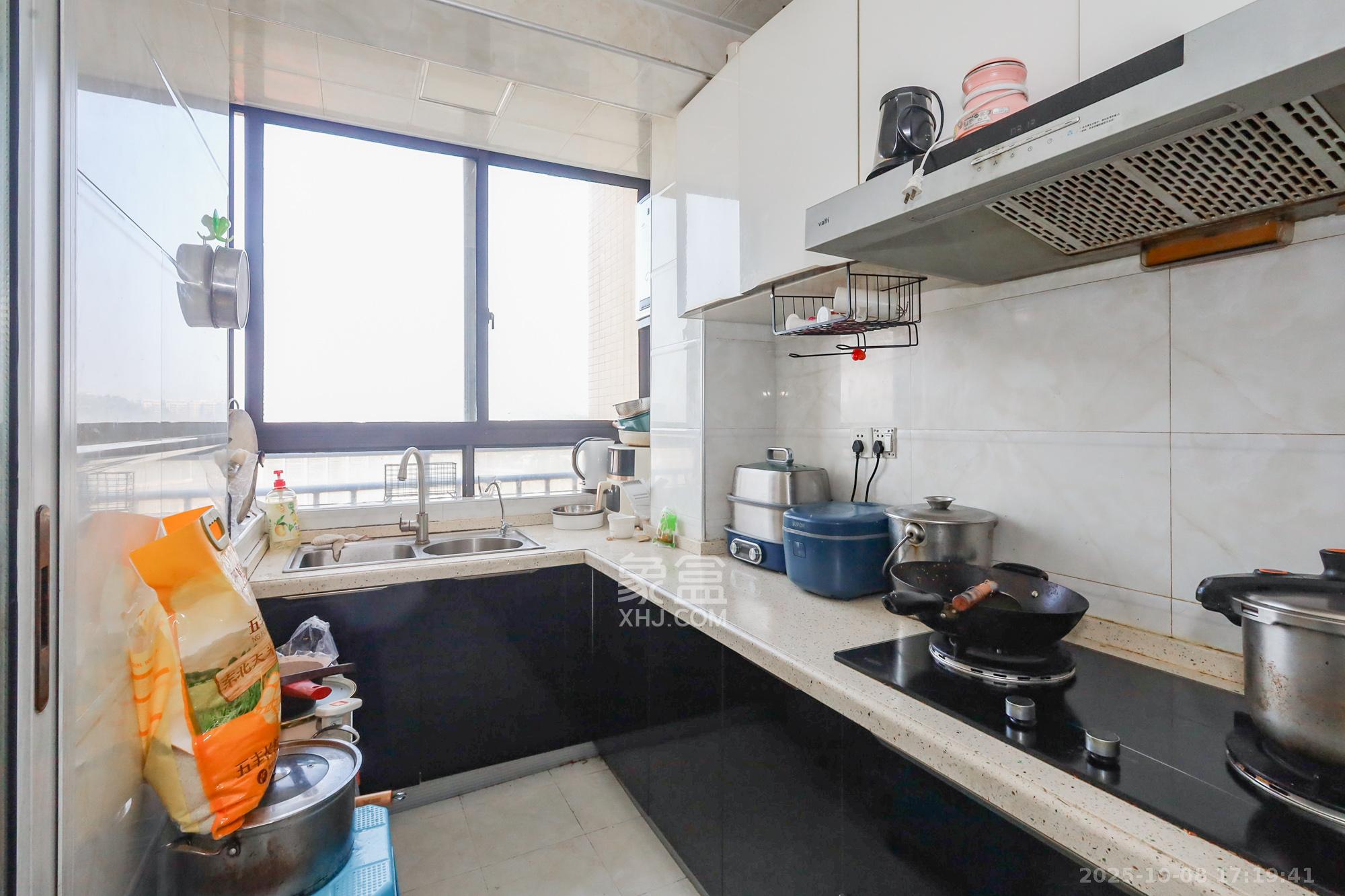 钰龙天下二期（钰龙佳园）  3室2厅2卫    248.0万厨房