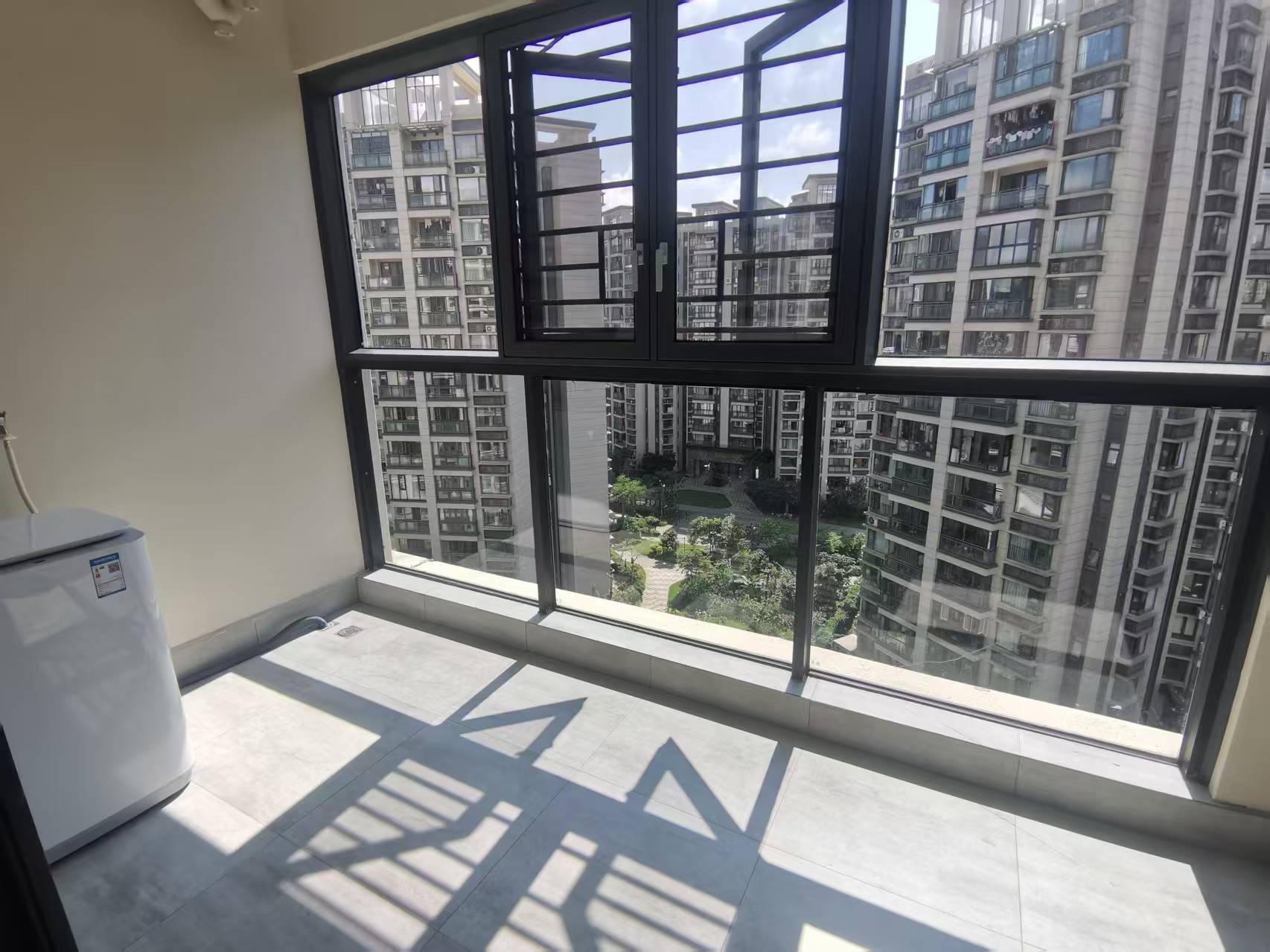 蓝宝凤鸣兰曦 3室2厅2卫 2800.0元/月 蓝宝凤鸣兰曦 3室2厅2卫 2800.0元/月室内图