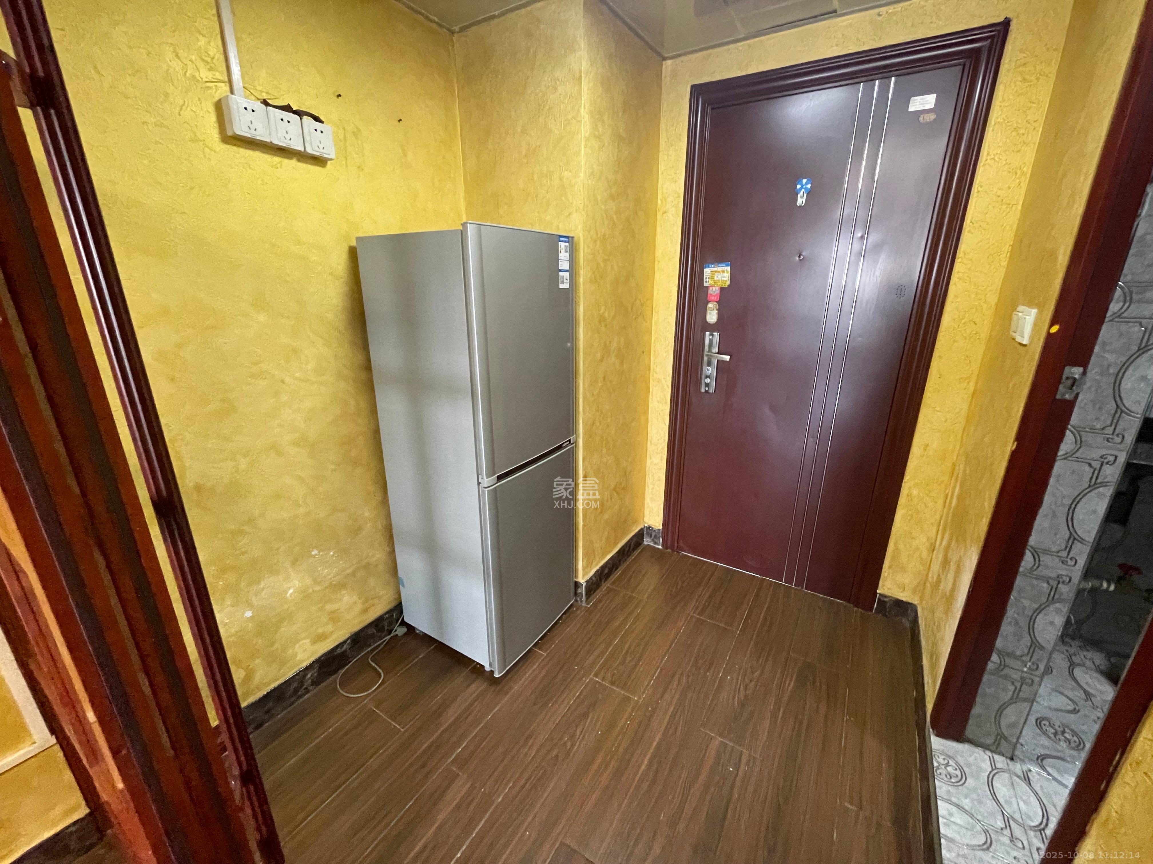 星城荣域  1室1厅1卫    1200.0元/月 星城荣域  1室1厅1卫    1200.0元/月室内图