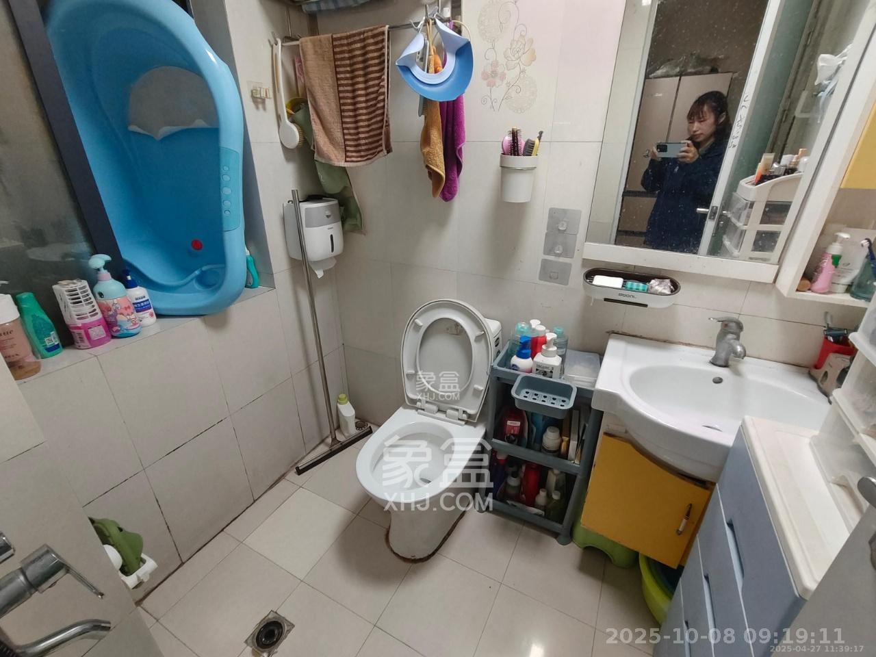 融圣国际 2室2厅1卫 2700.0元/月 融圣国际 2室2厅1卫 2700.0元/月室内图