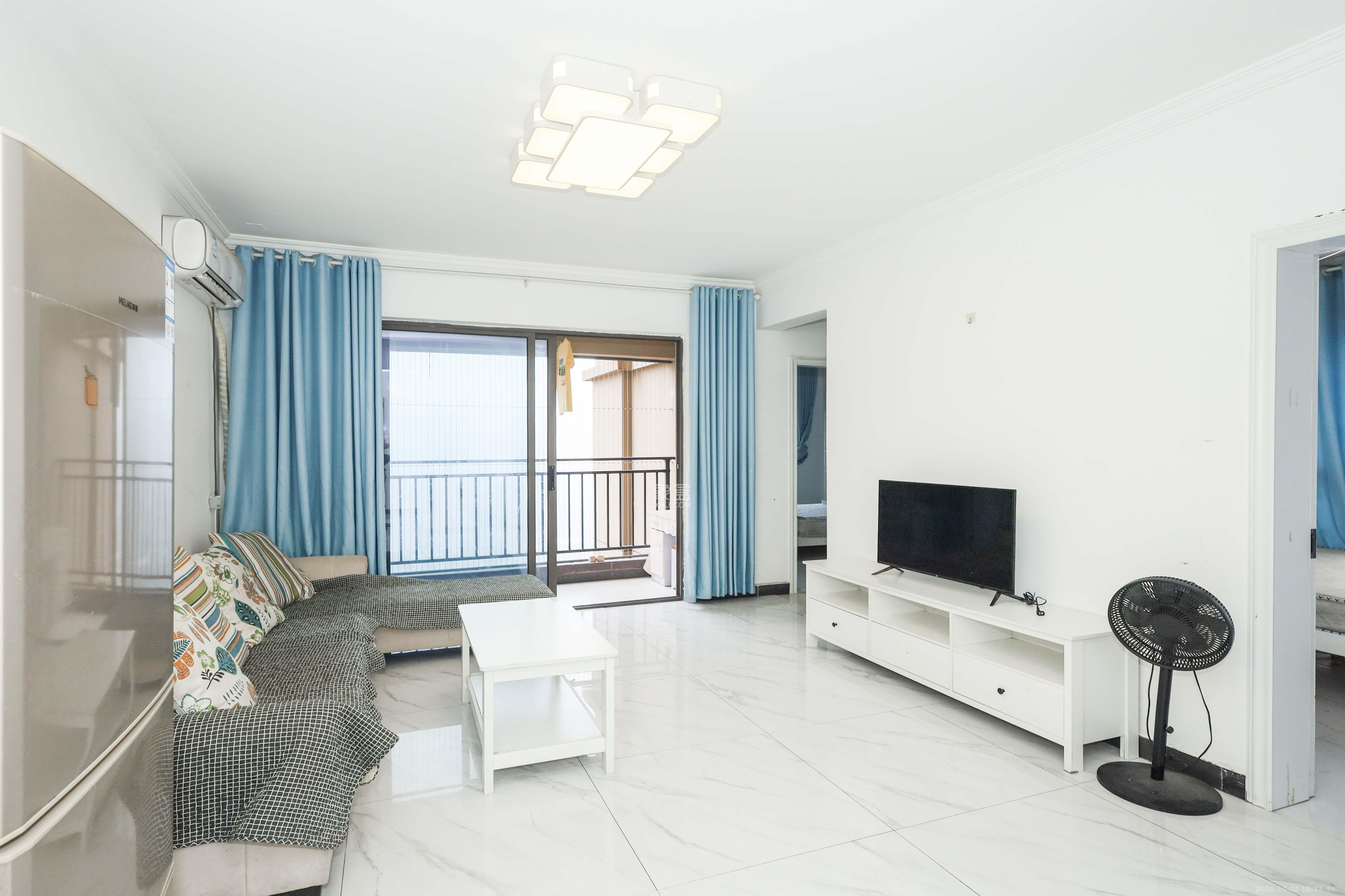 梅溪湖合能璞丽 3室2厅1卫 95.0万 梅溪湖合能璞丽 3室2厅1卫 95.0万客厅