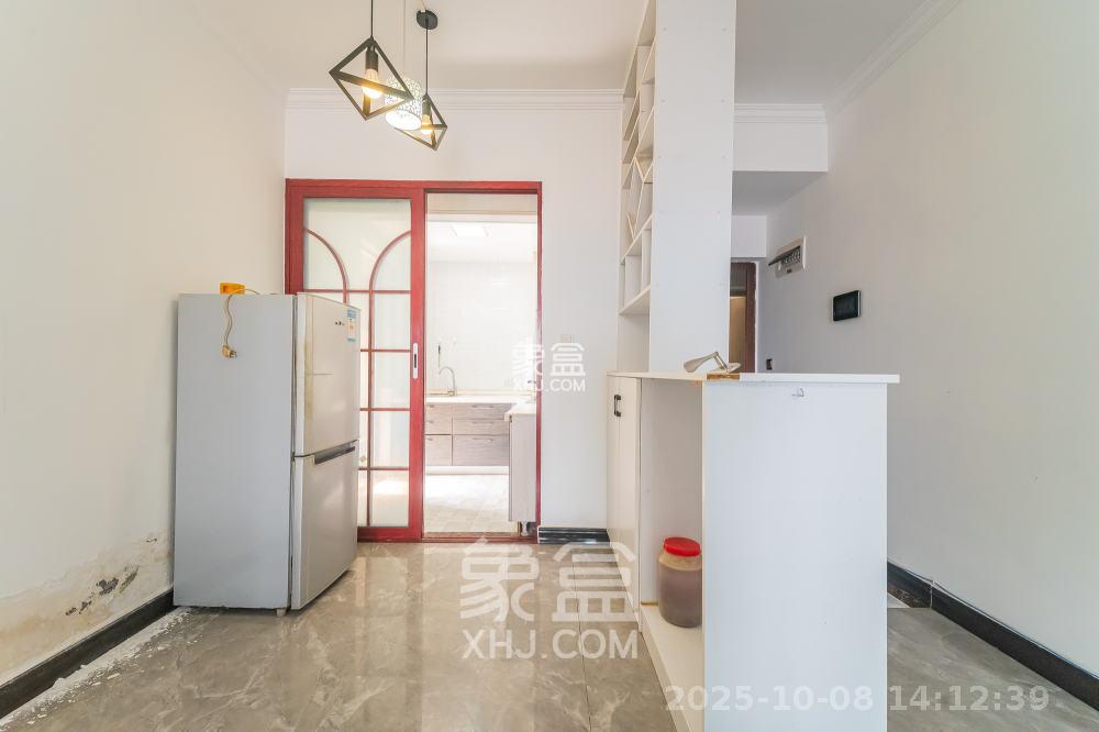 华润置地广场二期 3室2厅1卫 2100.0元/月 华润置地广场二期 3室2厅1卫 2100.0元/月室内图