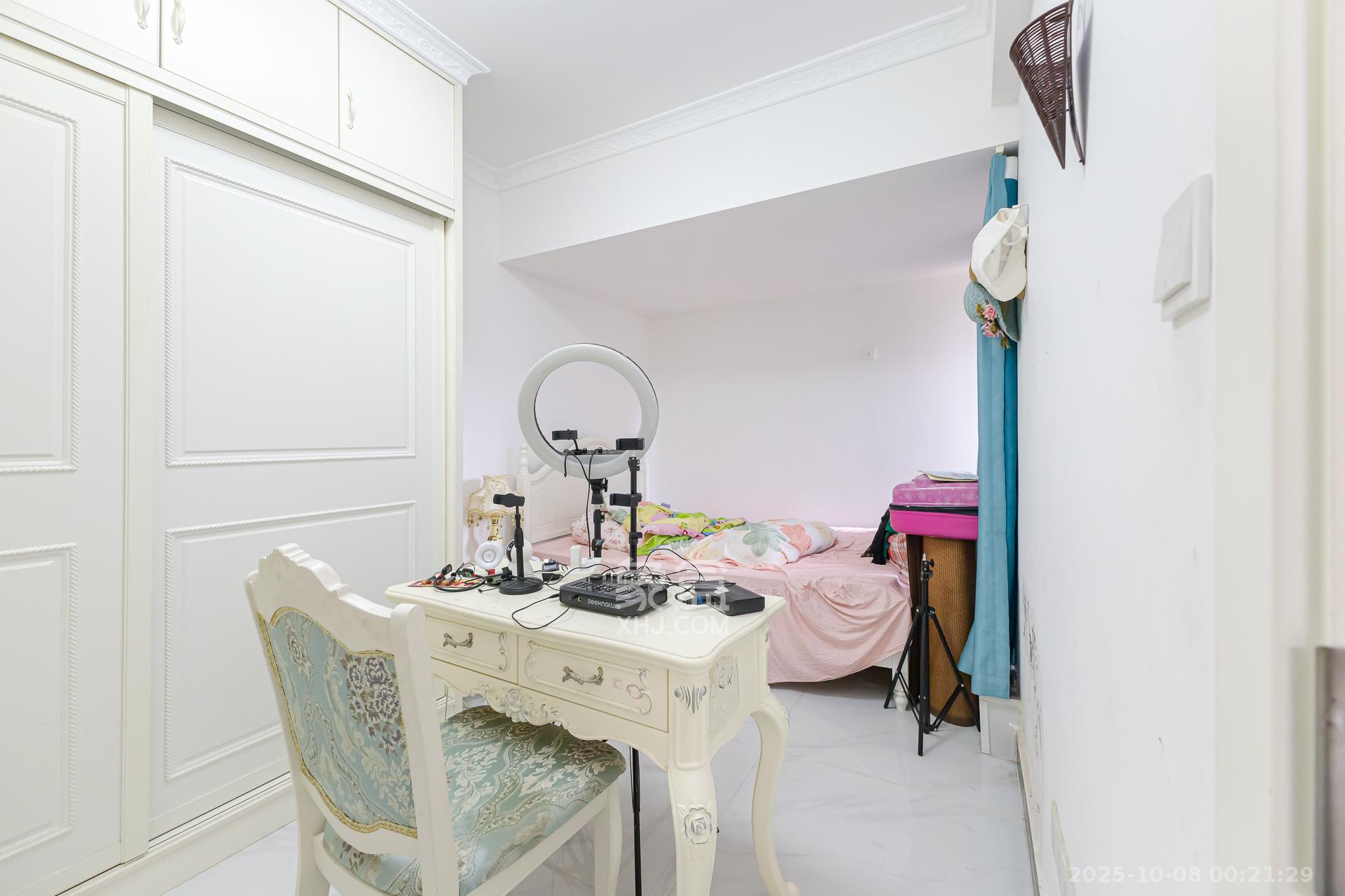 润和之悦（金泽园）  2室2厅1卫    49.0万卧室