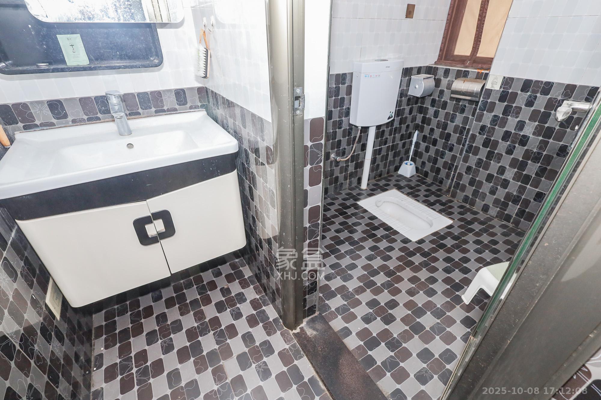 旭辉藏郡（藏郡、旭湘华府)  3室2厅1卫    240.0万卫生间