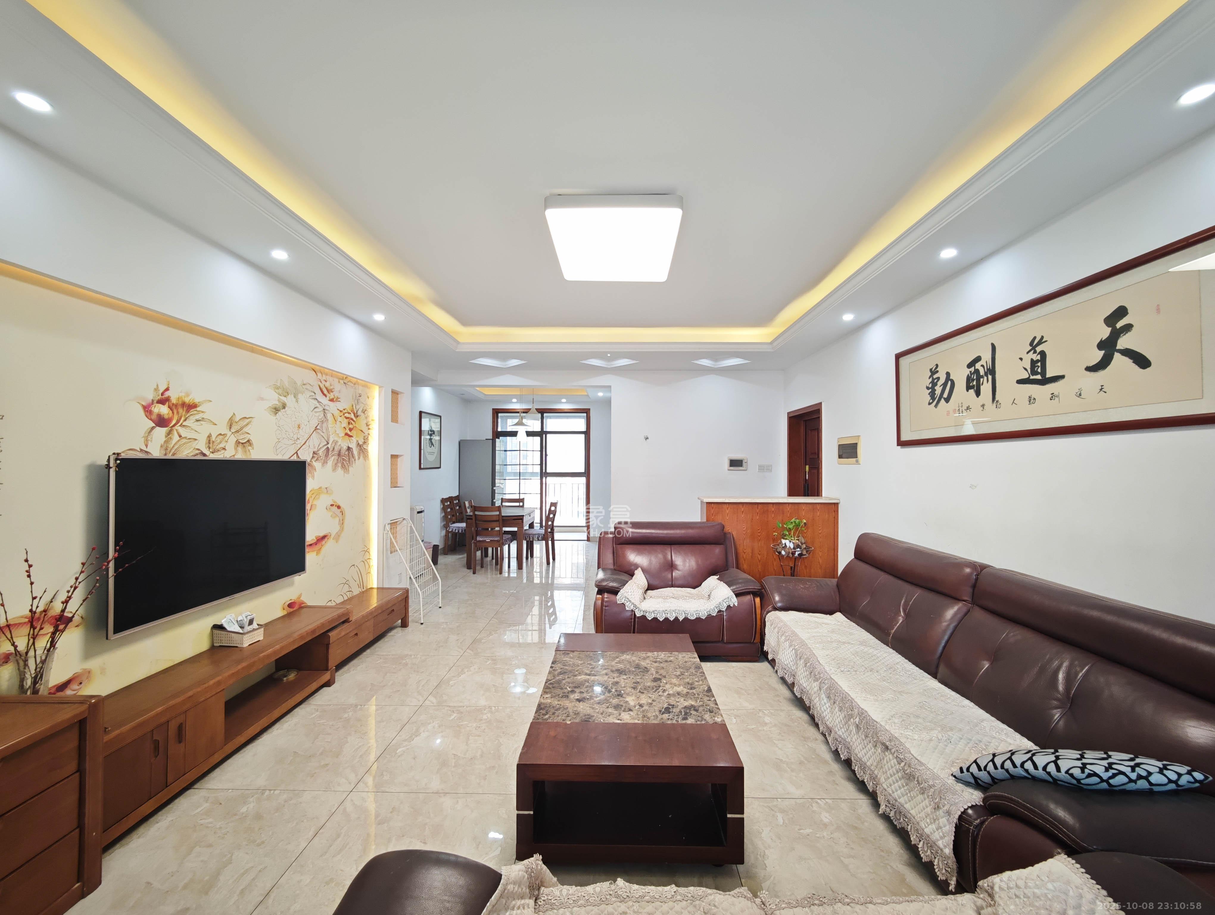 宏聚地中海 4室2厅2卫 128.0万 宏聚地中海 4室2厅2卫 128.0万客厅