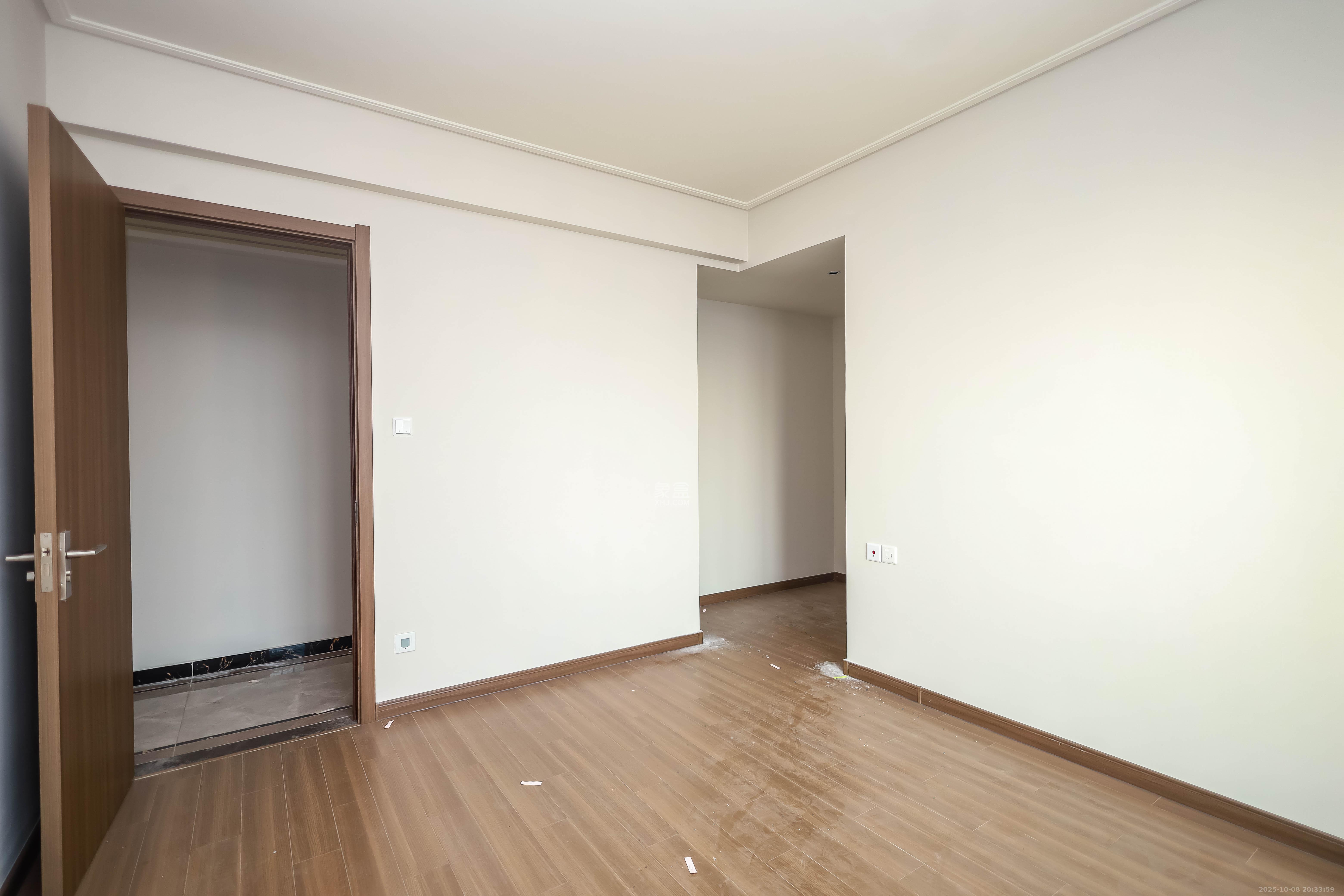 保利恒伟时光印象  4室2厅2卫    103.8万卧室