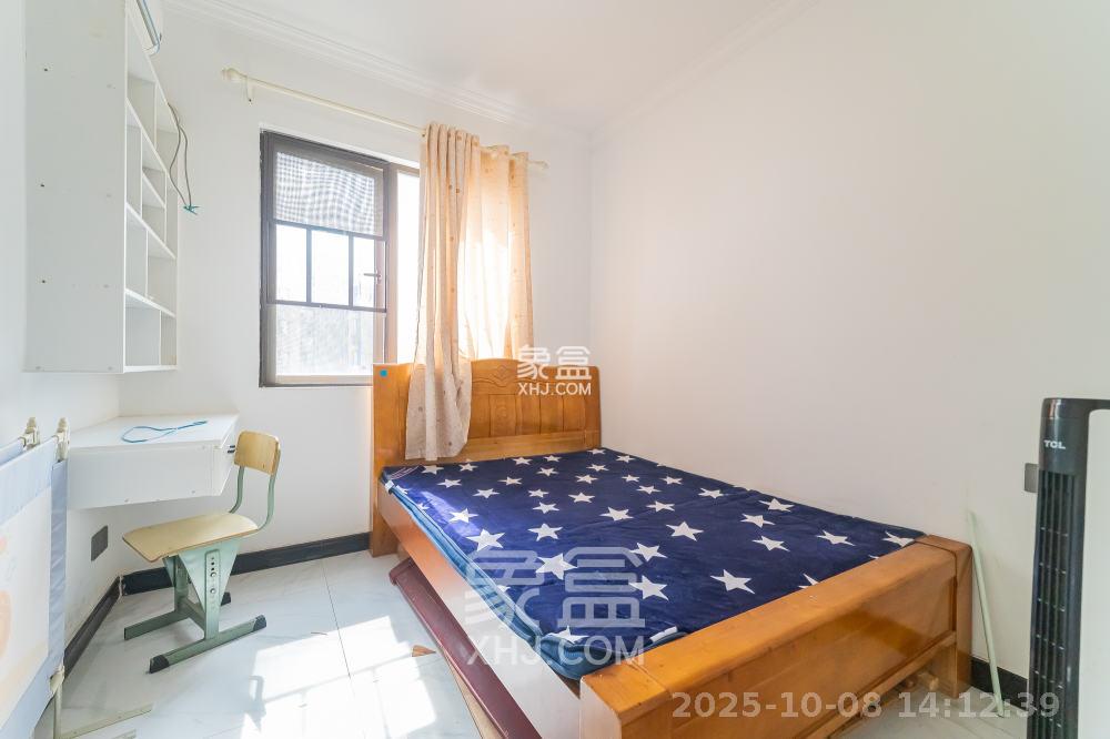 华润置地广场二期 3室2厅1卫 2100.0元/月 华润置地广场二期 3室2厅1卫 2100.0元/月室内图