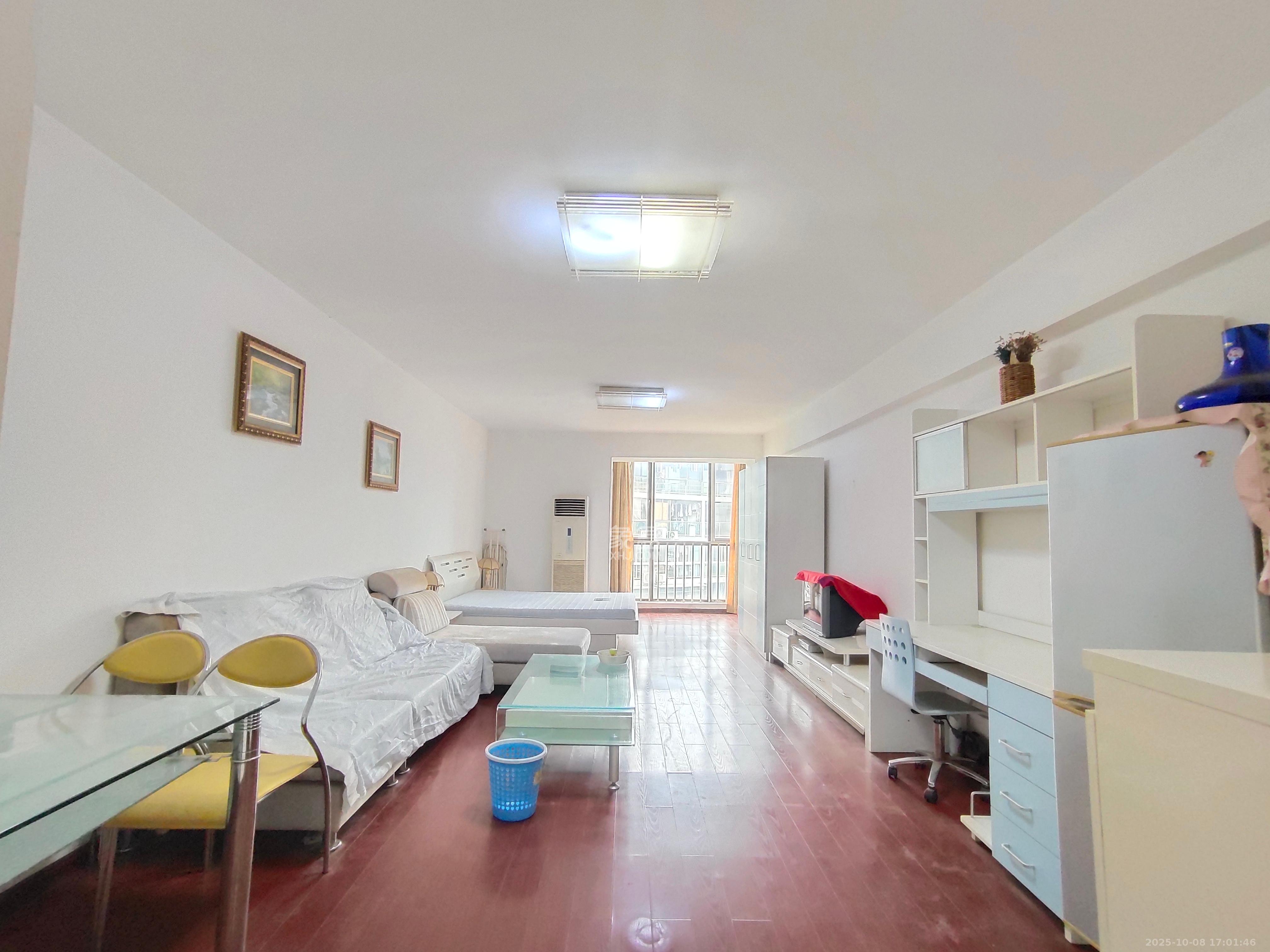 阳光100二期 1室1厅1卫 1500.0元/月 阳光100二期 1室1厅1卫 1500.0元/月室内图