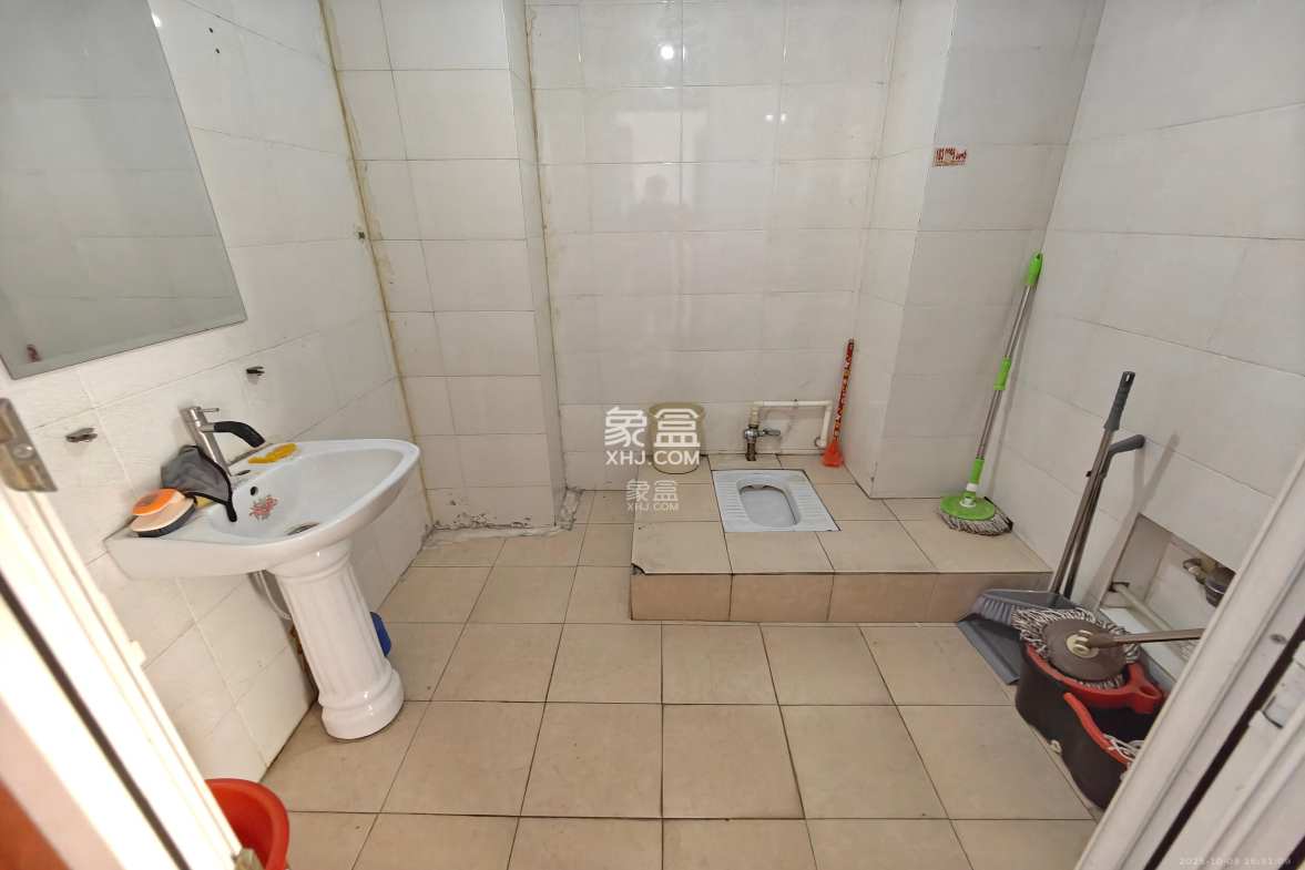 玛依拉山庄 1室1厅1卫 1400.0元/月 玛依拉山庄 1室1厅1卫 1400.0元/月室内图