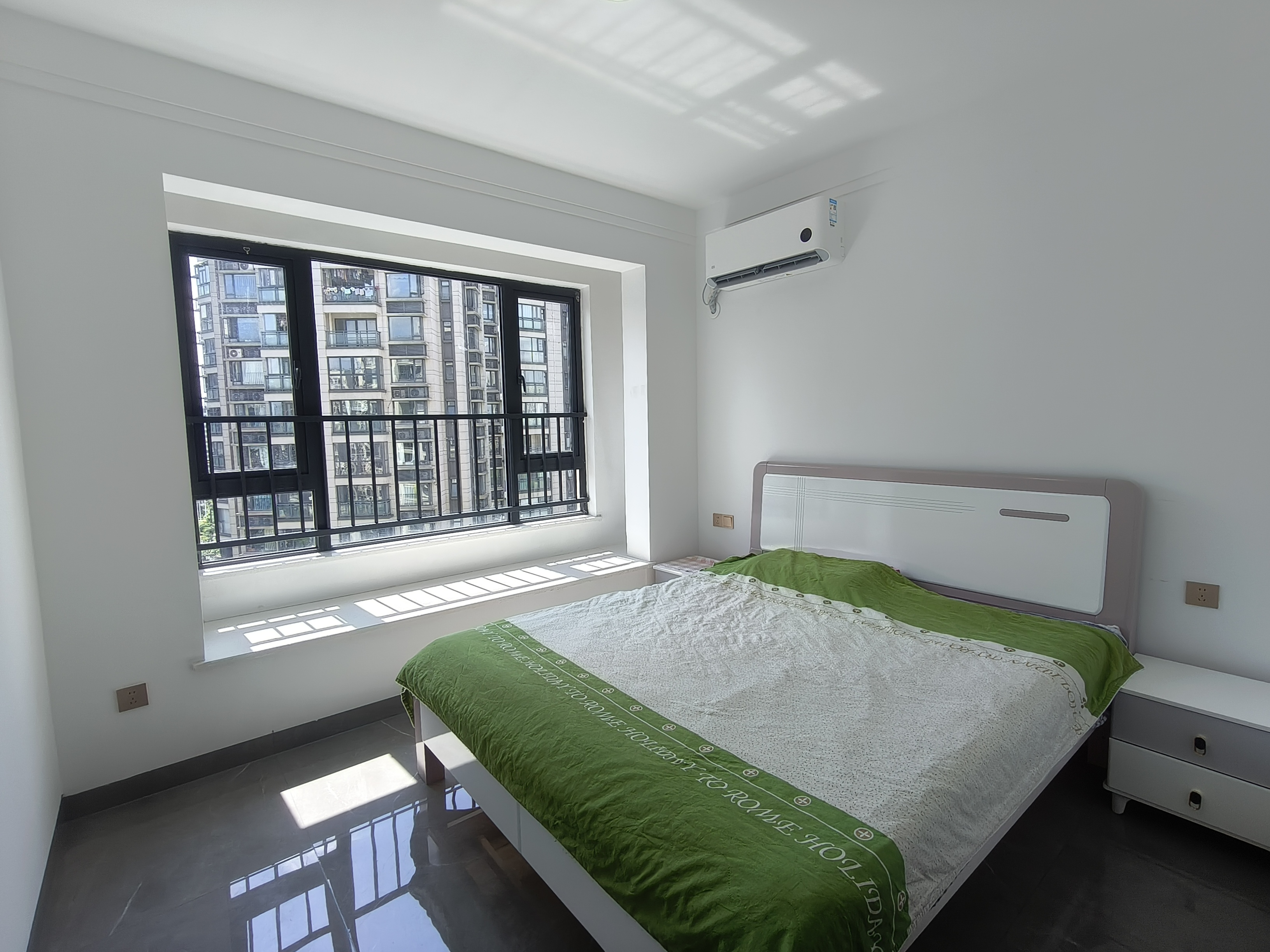 蓝宝凤鸣兰曦  3室2厅2卫    2800.0元/月室内图