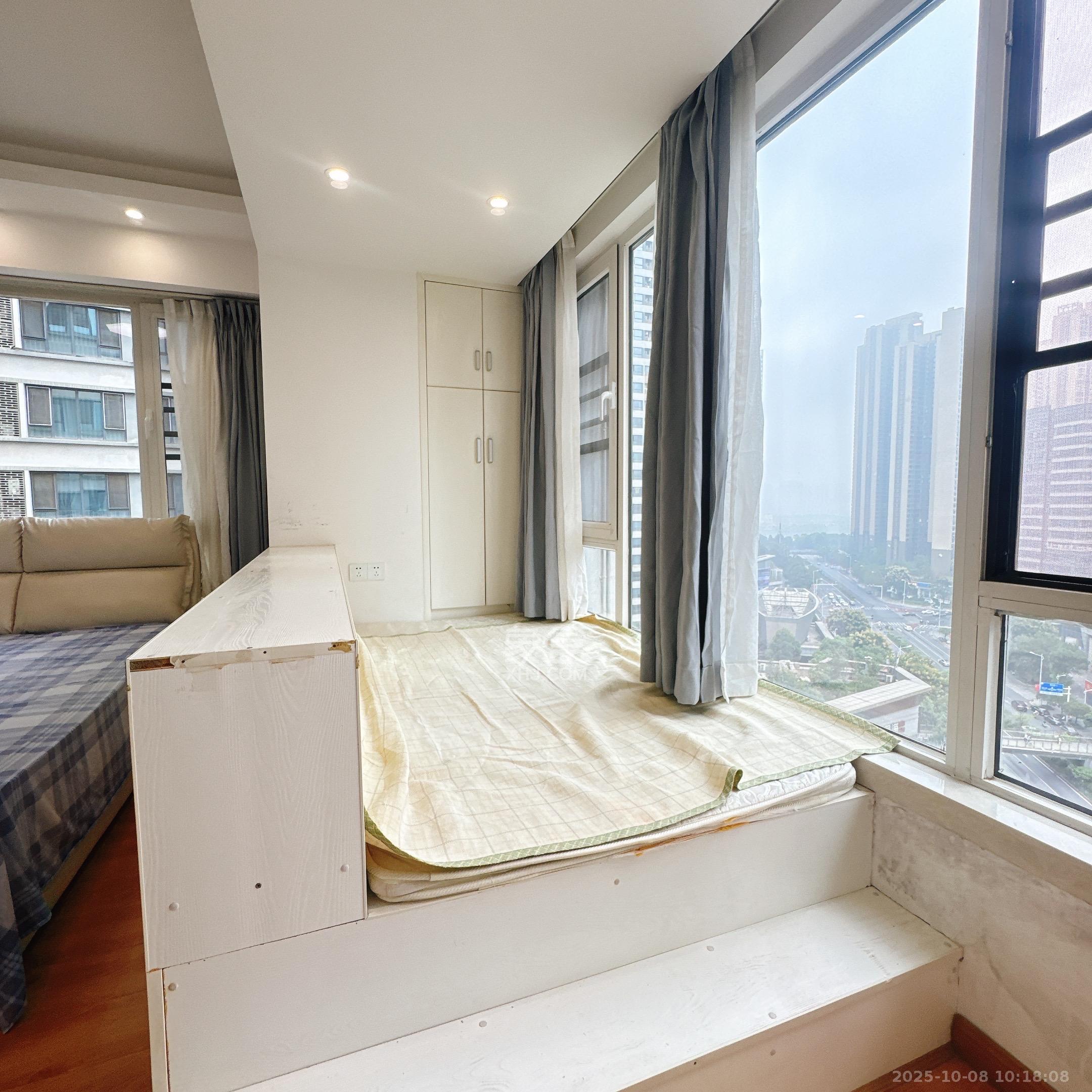 北辰三角洲E3区 1室1厅1卫 2700.0元/月 北辰三角洲E3区 1室1厅1卫 2700.0元/月室内图