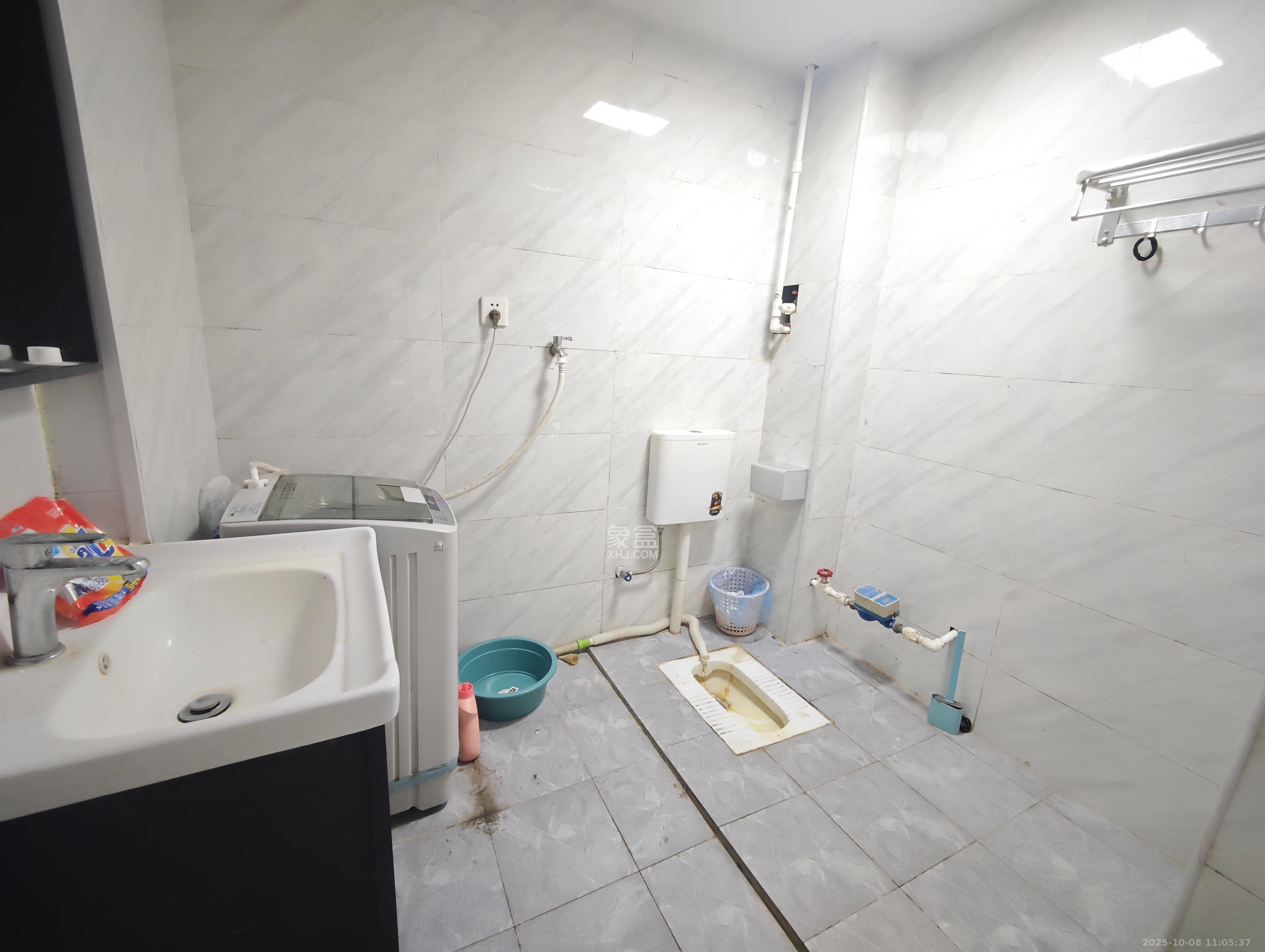 天元涉外景园B区 1室0厅0卫 1300.0元/月 天元涉外景园B区 1室0厅0卫 1300.0元/月室内图