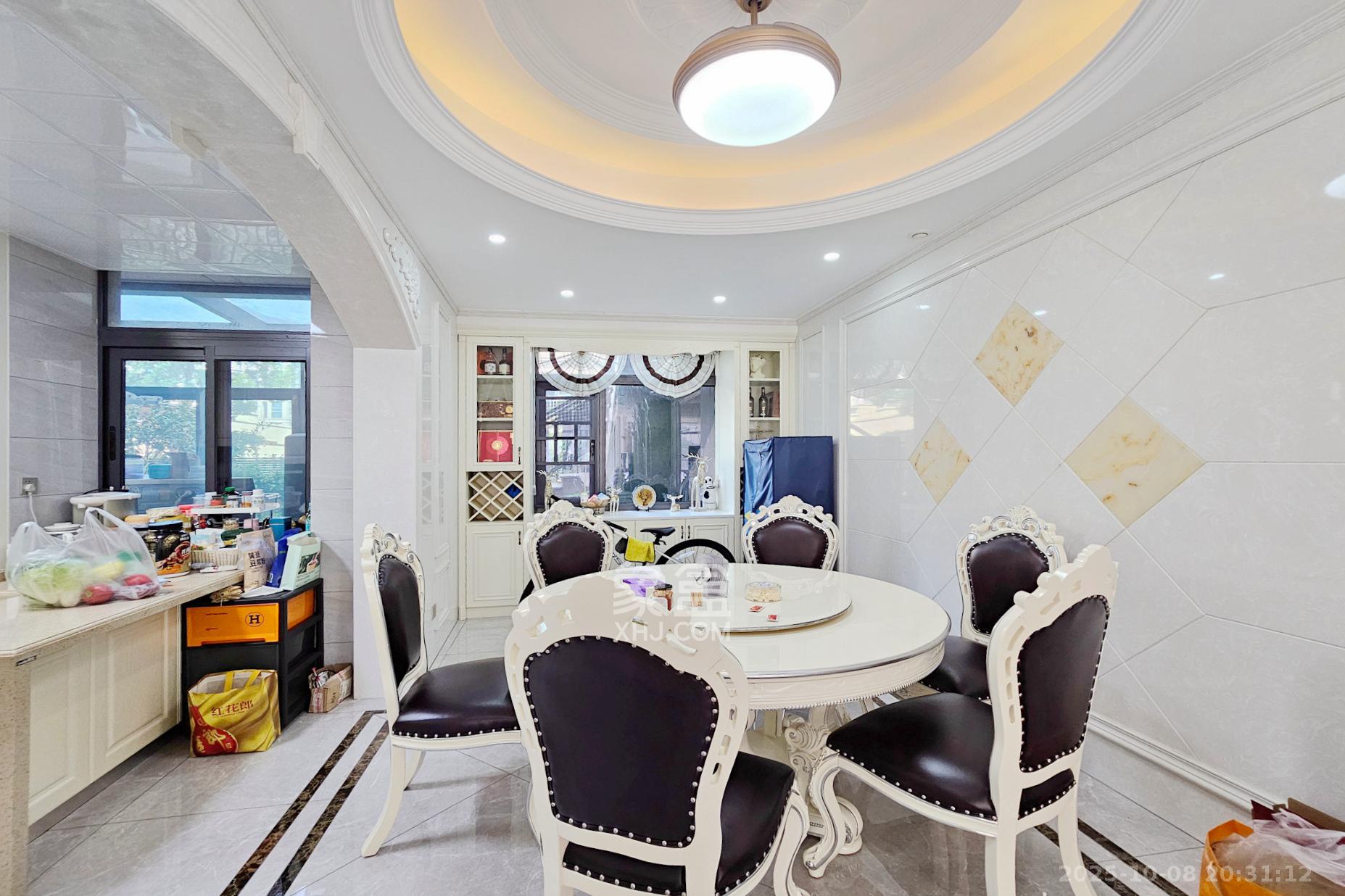 明昇壹城(明昇时代广场)一期 5室2厅2卫 520.0万 明昇壹城(明昇时代广场)一期 5室2厅2卫 520.0万客厅