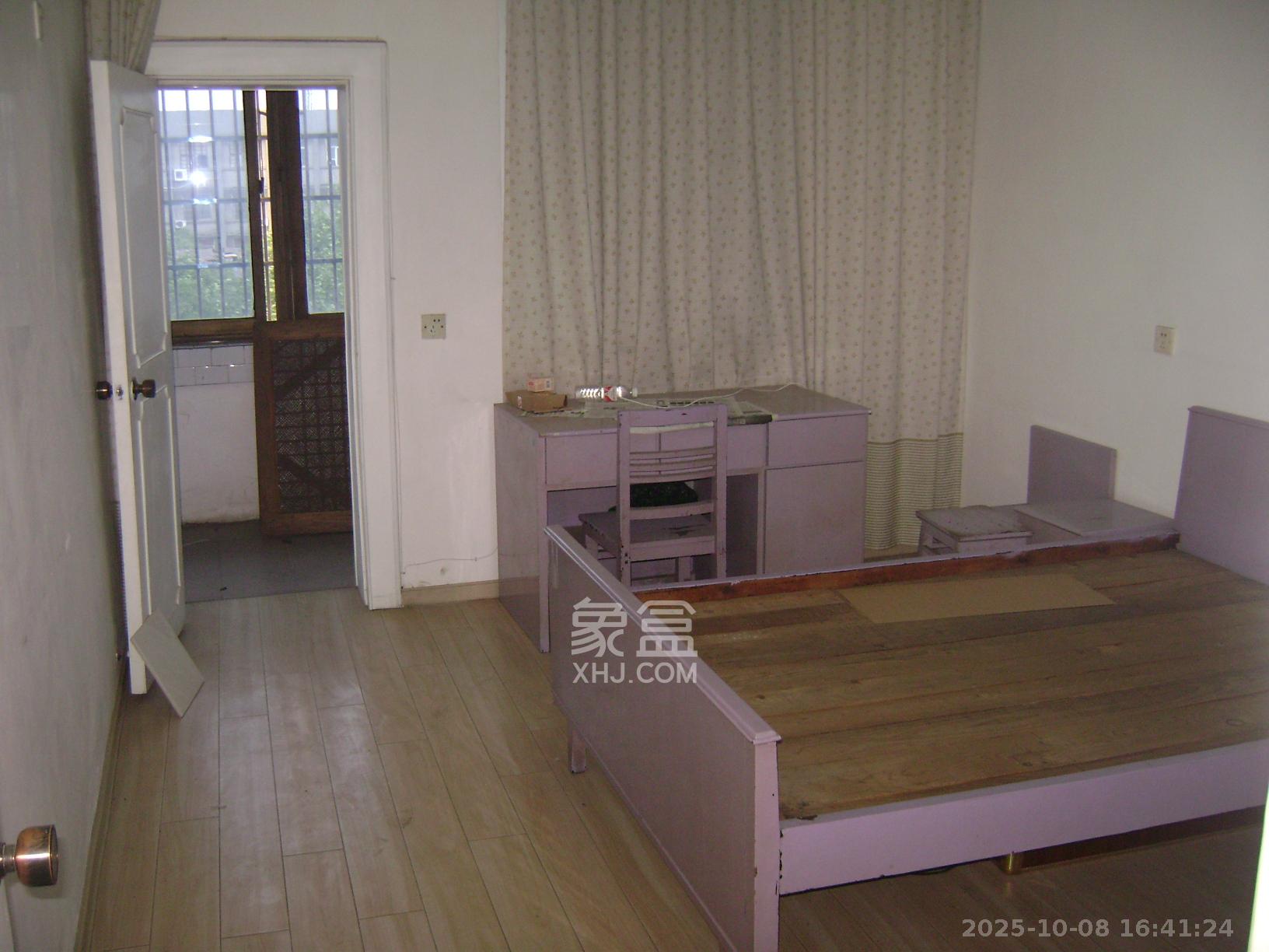 市直属机关宿舍  2室1厅1卫    1500.0元/月室内图