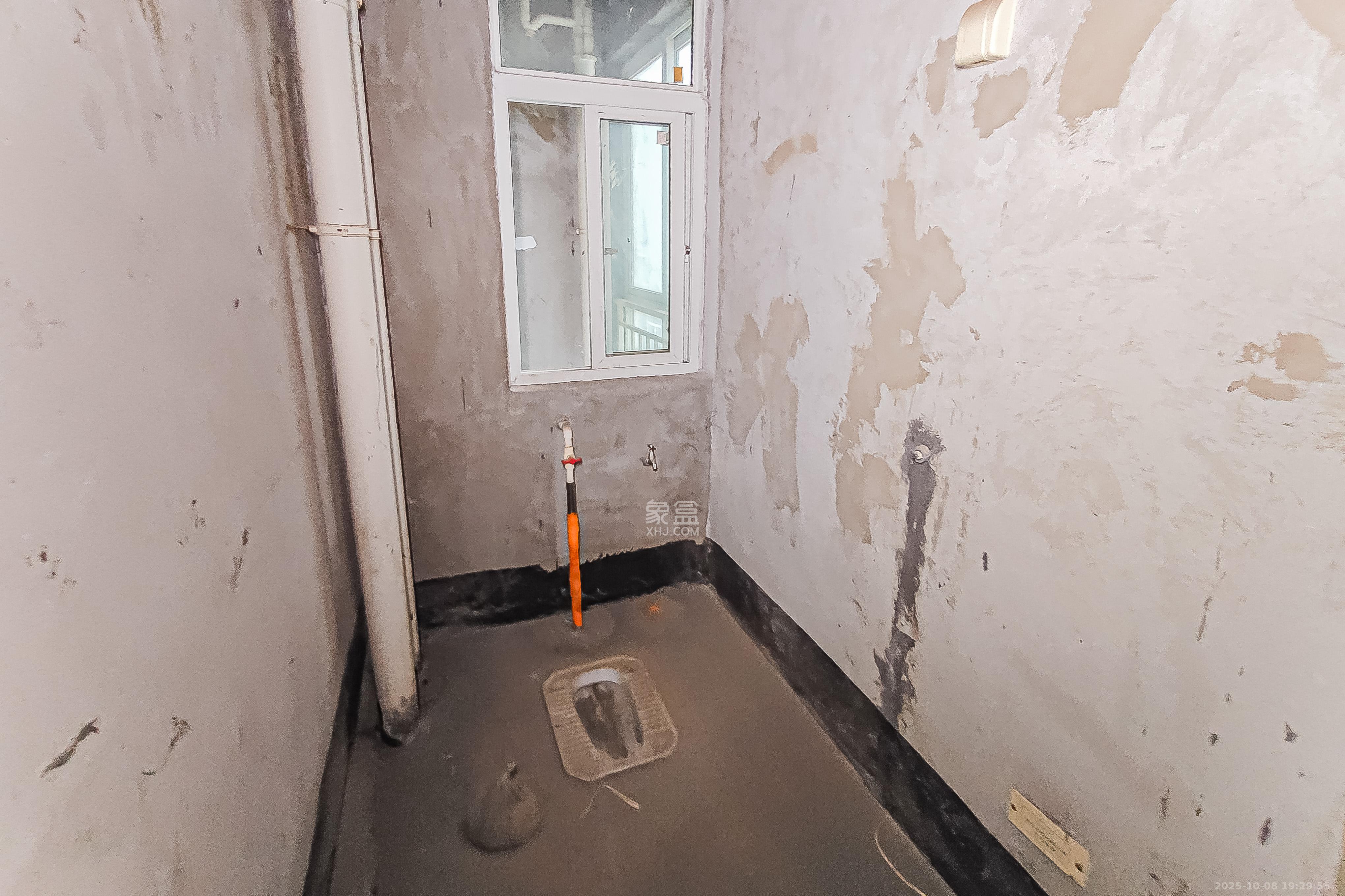 菁华源  3室2厅2卫    79.8万卫生间