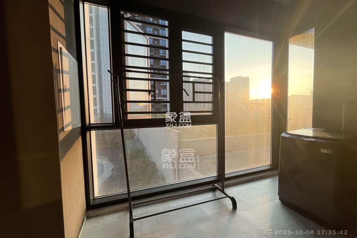 清控湖山雅居北区  3室2厅1卫    1800.0元/月 清控湖山雅居北区  3室2厅1卫    1800.0元/月室内图