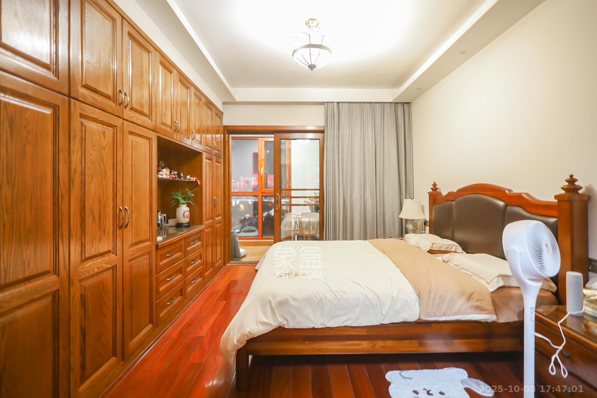 世茂外滩里（世茂铂翠湾三期）  4室2厅2卫    410.0万卧室