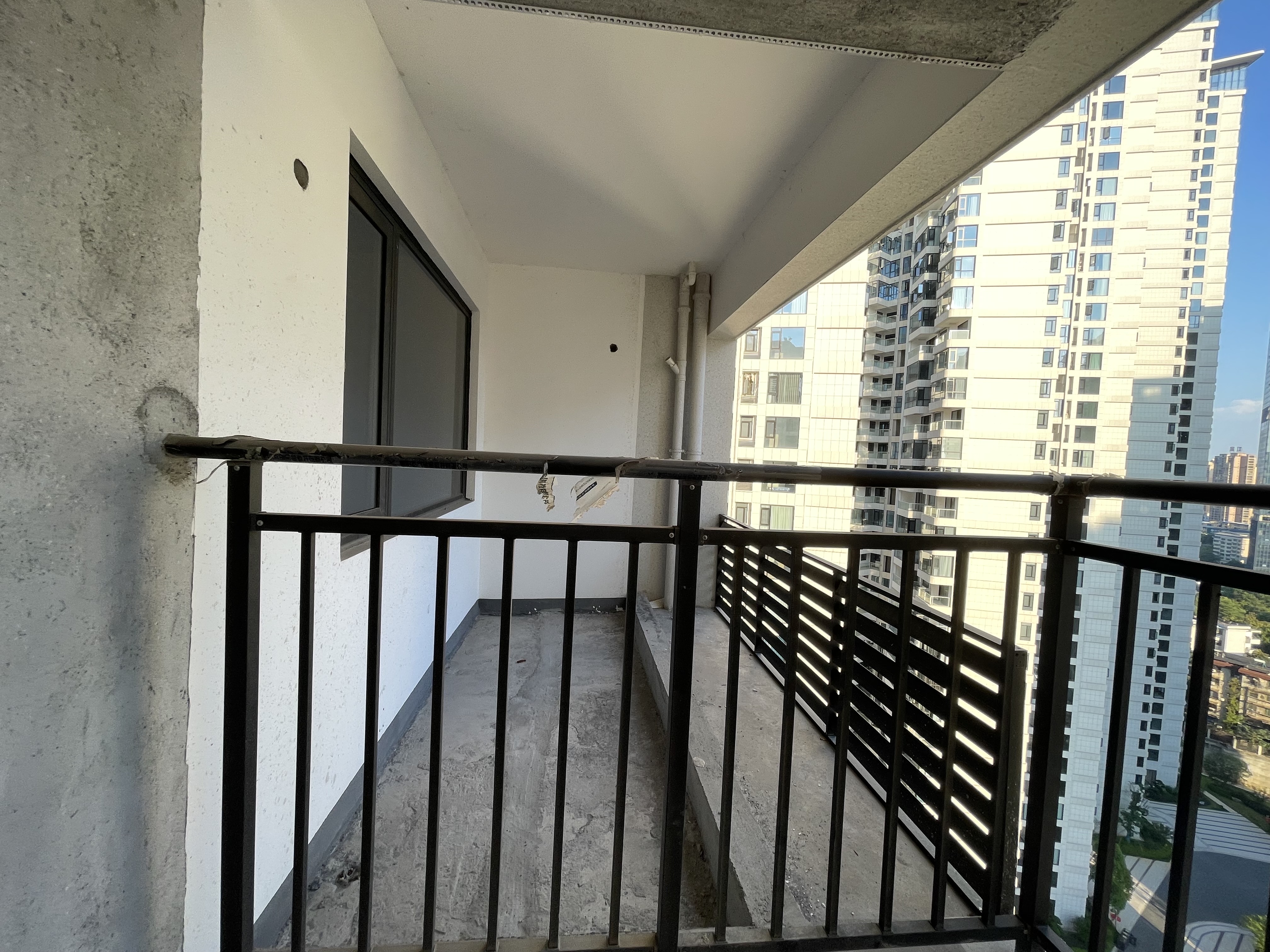 汇方雁归来  4室2厅2卫    89.8万客厅