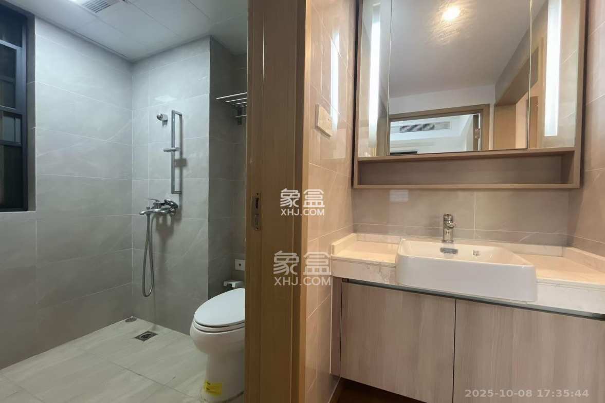 清控湖山雅居北区  3室2厅1卫    1800.0元/月 清控湖山雅居北区  3室2厅1卫    1800.0元/月室内图