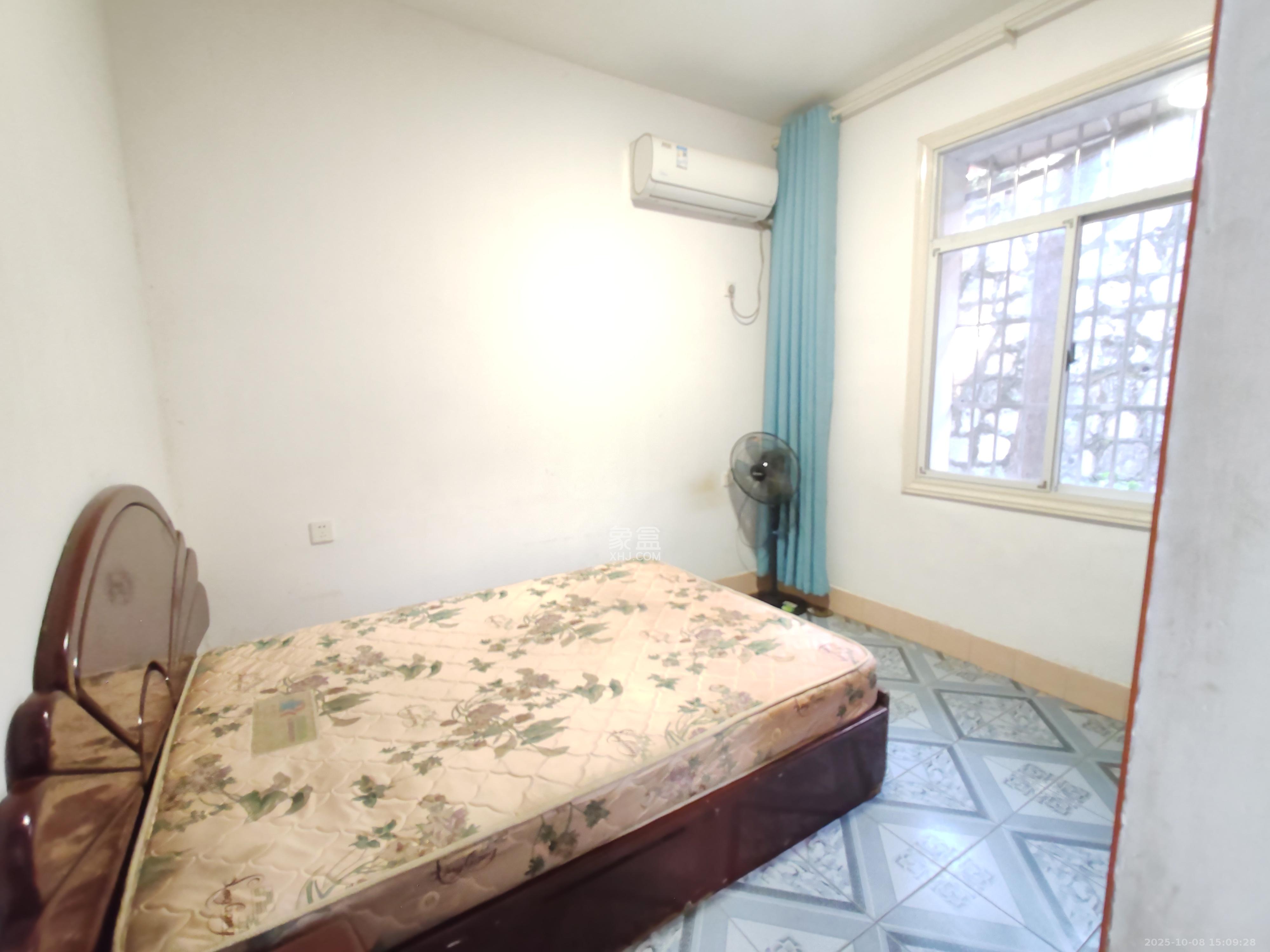 公交金盆小区  2室1厅1卫    1300.0元/月室内图