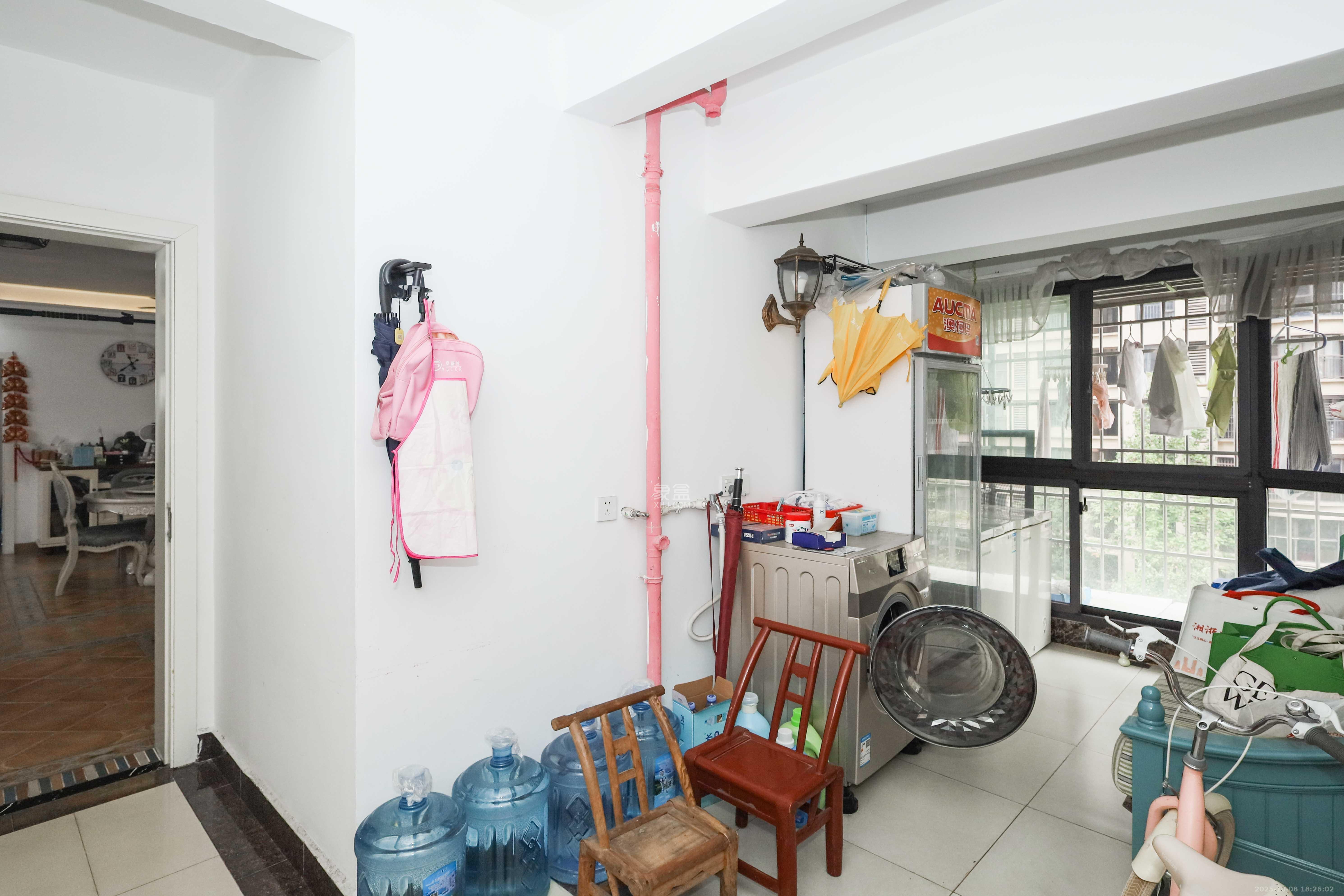 保利麓谷林语D区  4室2厅2卫    128.0万阳台