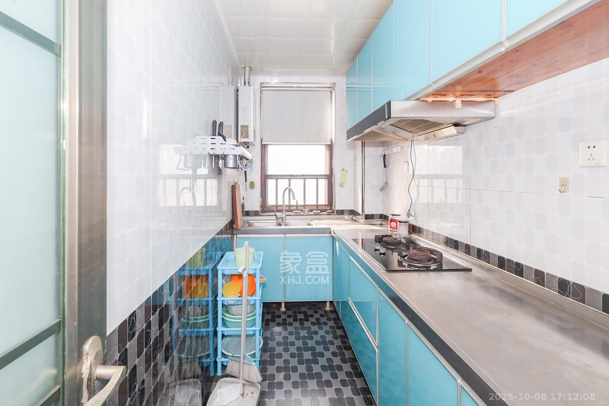 旭辉藏郡（藏郡、旭湘华府)  3室2厅1卫    240.0万厨房