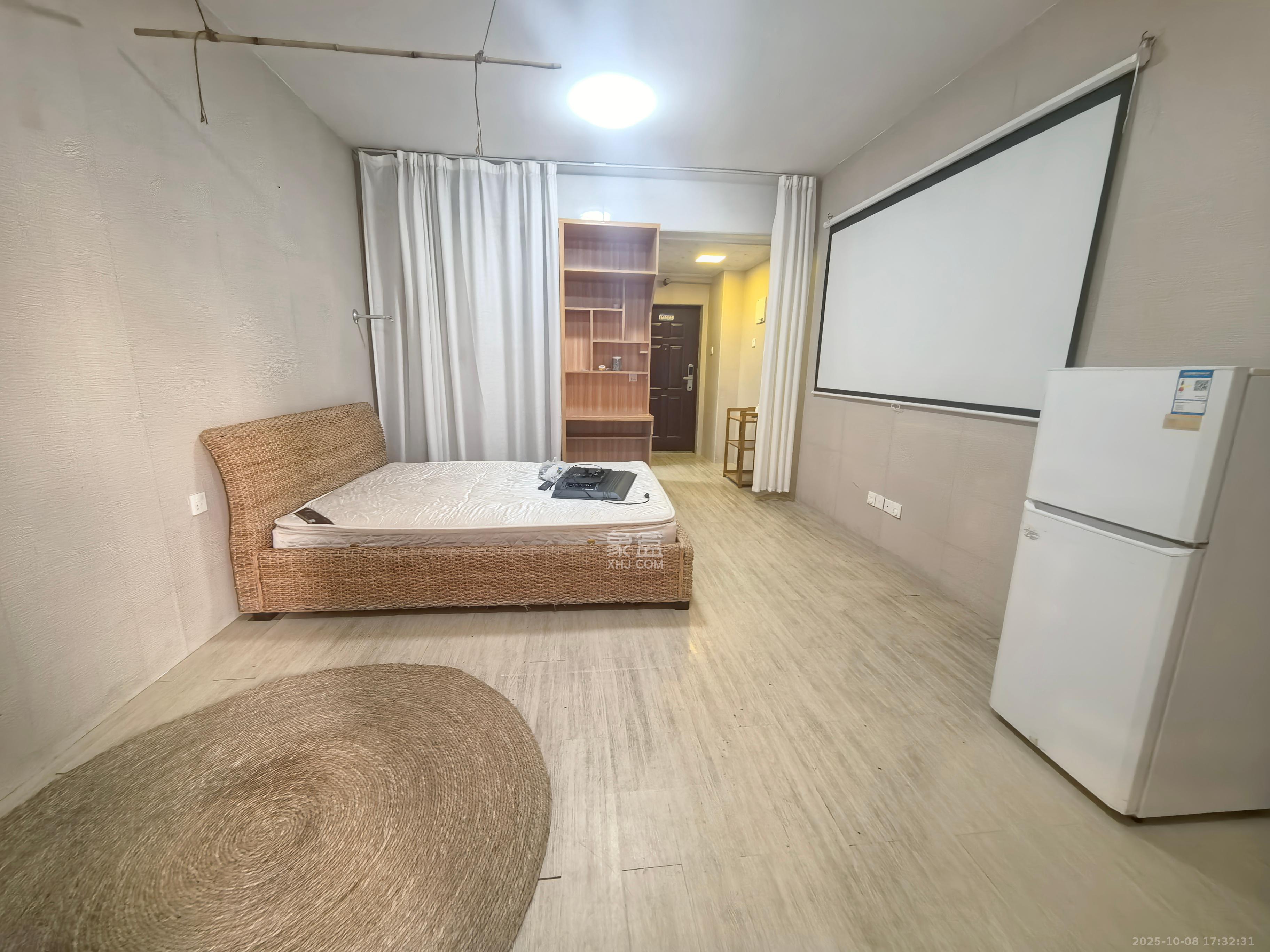 中信凯旋蓝岸(中信新城三期) 1室1厅1卫 1200.0元/月 中信凯旋蓝岸(中信新城三期) 1室1厅1卫 1200.0元/月室内图