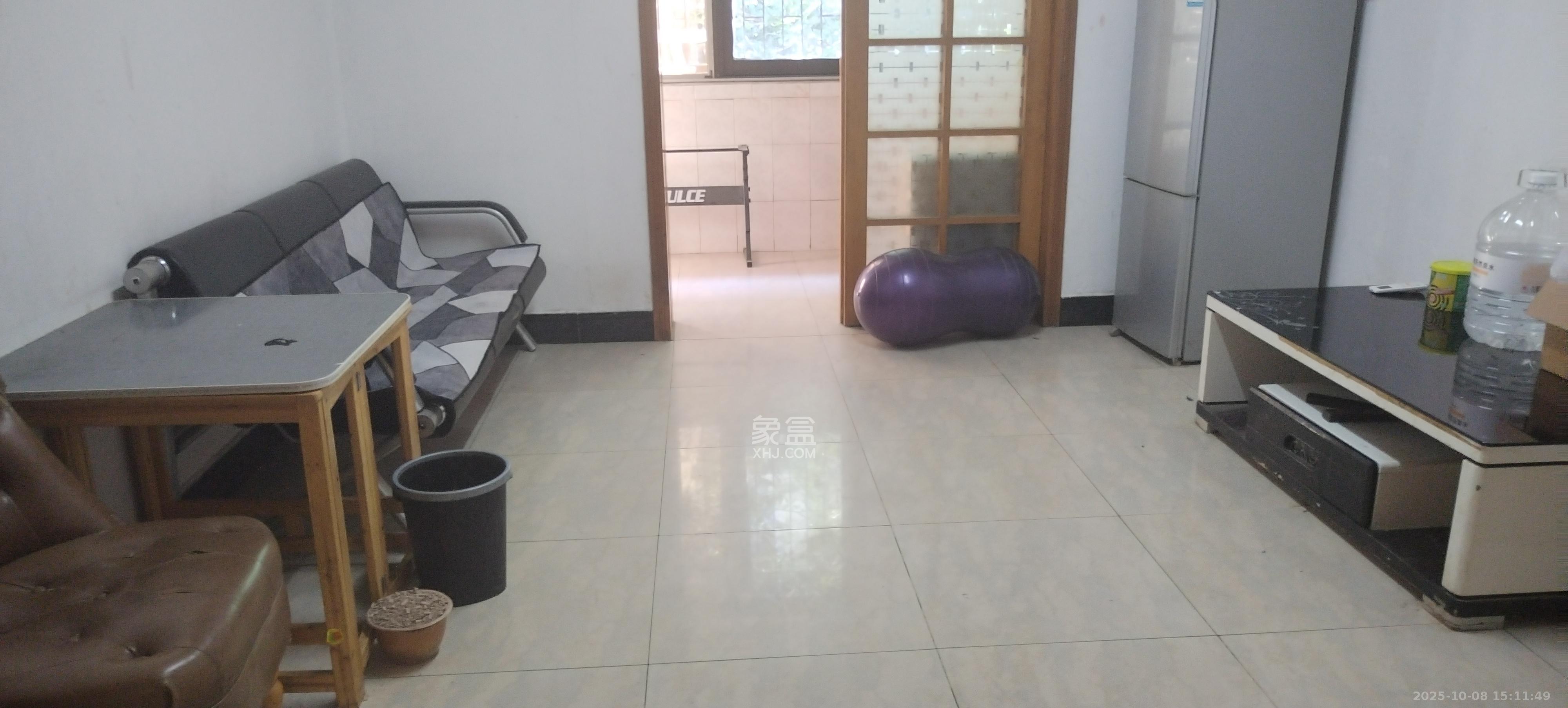 路桥宿舍  2室1厅1卫    1300.0元/月