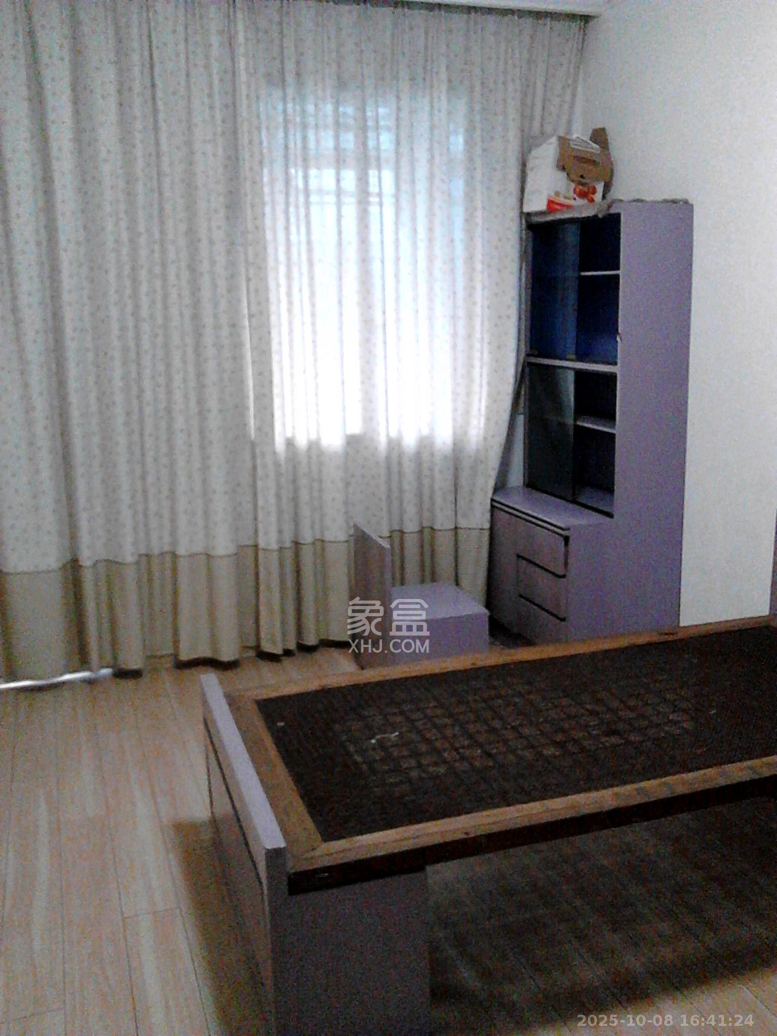 市直属机关宿舍  2室1厅1卫    1500.0元/月室内图