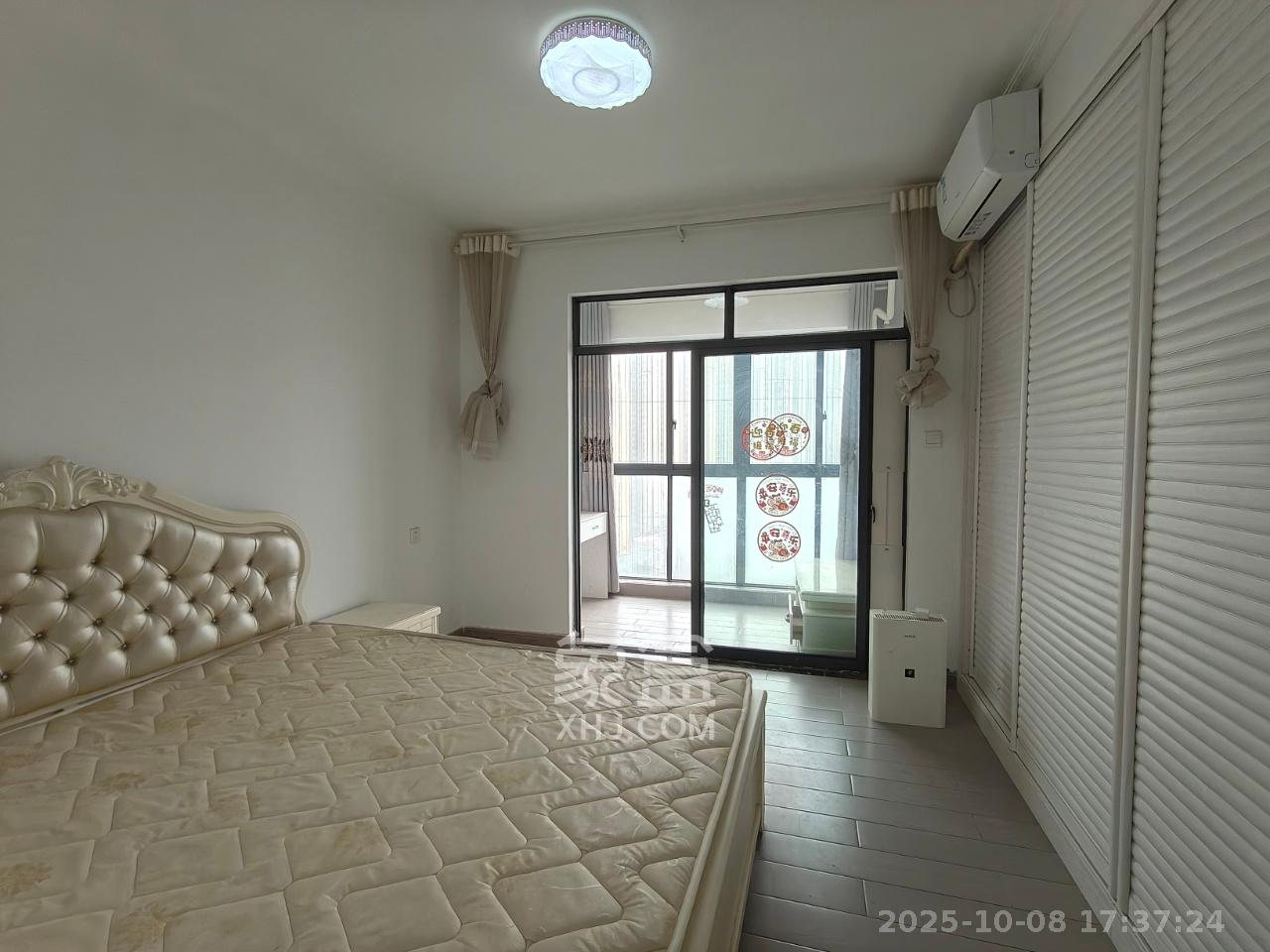 山水蓝天  3室2厅2卫    1700.0元/月室内图