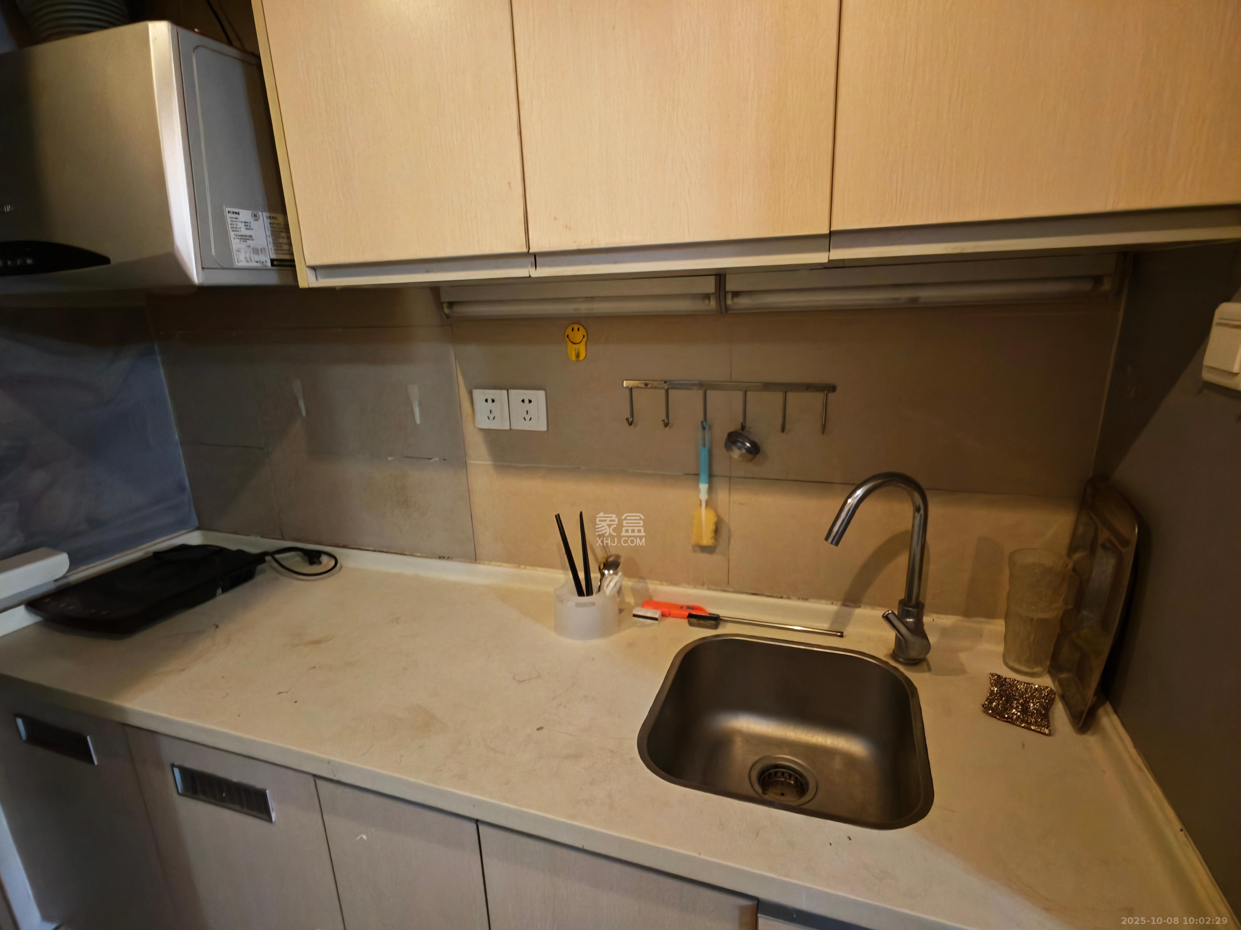 万科金色家园  1室1厅1卫    1300.0元/月室内图